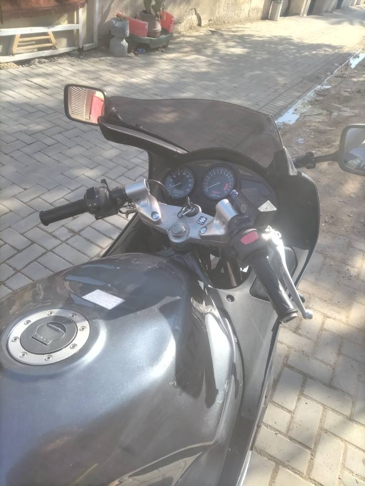 سلام عليكم قرش مكينةcc400 كفالة عامة بيع او مراوس  1650مجال بصيط مكينة وكير مكفولات مكينة خرسة بمعنى الكلمة كهربائيات شرط مملعوب بيهن دراجة بأي وقت نكرة شرط معدل180عدل أوراق أصولي كمرك مدفوع دراجة مرتبة كفراتهة شوي بيهة شخوط موضح بصور مكاني بغداد البياع شرطة الرابعة ***********متواجد بغداد, العراق
