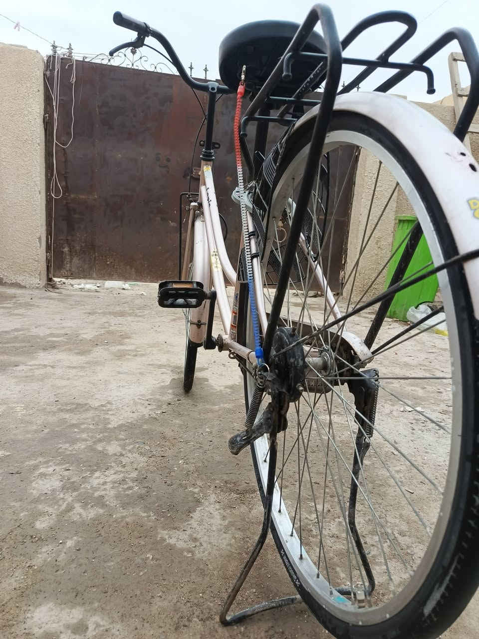 سلام عليكم بايسكل للبيع حجم27بناتي 
السعر110
مكان بغداد الكاظميه لا يوجد توصيل
بقيه التفاصيل اكثر خاص.


**إذا كنت صاحب هذا الإعلان وتريد حذفه لأي سبب، رجاءا أرسل رسالة إلى الدعم الفني**