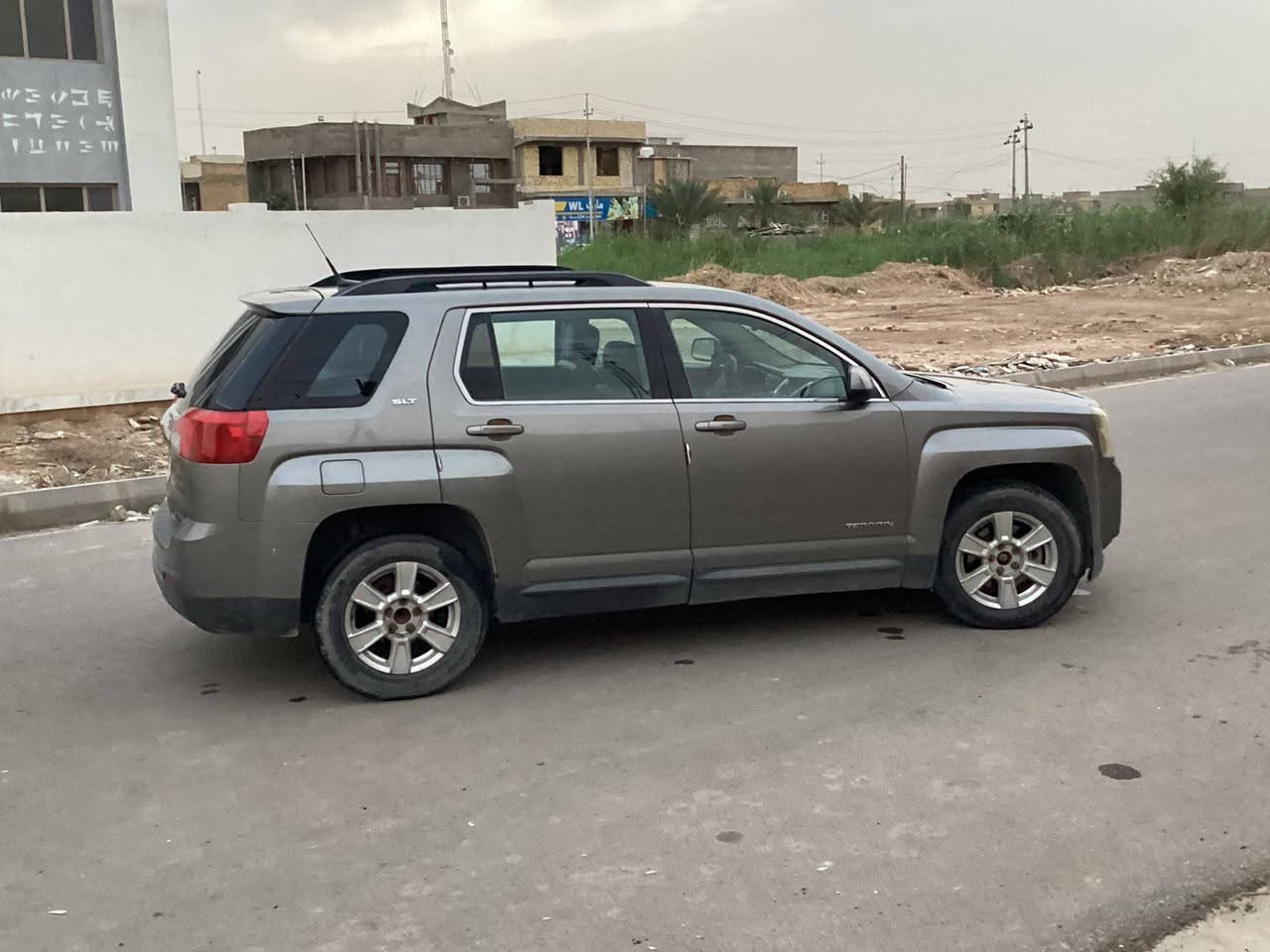 تفاصيل داخل الصور
