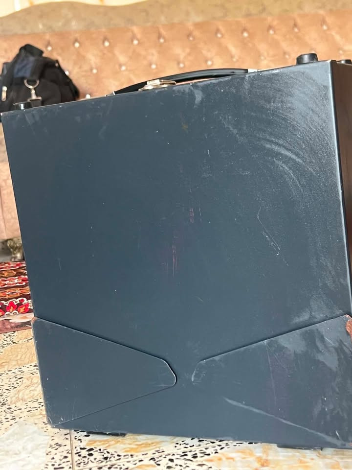 جهاز للبيع نظيف جداً العنوان بغداد  رقم الهاتف ***********
