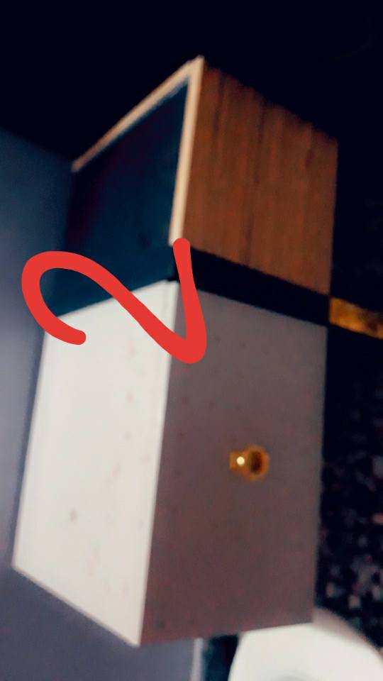 غرفه اخشاب ماليزي ثقيل مو من هذني العاديات اقسم ب الله شتريته ب 23ورقه بيه ضرر بسيط موضح بصوره حرك بسيط بس بالكشر وكولشي واضح بصور سعره مليون وربع وبيه مجال بسيط الشراي يراسلني واتساب *********** ويدلل
