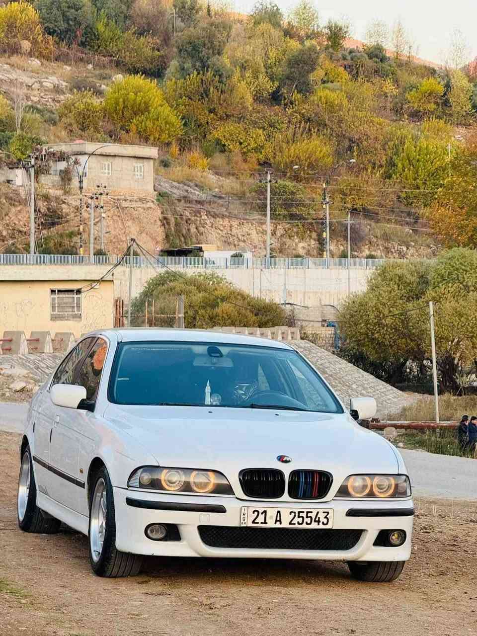 بە ناوی خوا بیئیم بۆ فرۆشتن مۆدێل1997ههموو گیانی  
بەشەرت دوو پارچەو نیو بۆیاغی ئەورپایی هه یە 
مەکینە528
دەعامیی دواوو پێشM
ویل دووسزییM
چوارتایەیی تازەی لەسەرە 
گێڕوو مەکینە بە شەرت 
لە ڕەسمەکان جوان تر نەبوو نە توەیت 
تەحویل کردنوو بە ناوو کردن بەشەرت 
گێر تۆ ماتیکوو عادیی 
تە برید ساردوو گەرمم
تاخمم پەردی 5پارچەیی لەگەلە 
سوپانوو شتی بیلای تیاماوە 
سپیری لۆک 
شاشە ئیپاتکی جوانوو بی مشکیلەی بۆ بەسترەوە دەنکی مووکەرەکانی زۆر تابەتە
ڕەقەم سلیمنی 
تە بیرد مەرکەزیی 
ناووی سەیارەکەش پاکوو بی مشکیلەیە 
هه موو زانیارییە کانم داناوە  ئە گەر موو شتەری نیی با سەیری یەک تری نە هێشنین 
بۆ کرنی سە یارەکە پە وەنی بکەن بەم ڕەقمە 
*********** 
یاخود وەتس ئاپ یان هه رمەسج بکەن لە فیزبووک
نرخیشی 90 گەڵاو مەعاوەلیکی براینە
