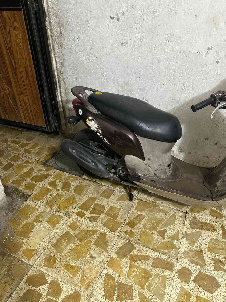 سلام عليكم خوان فله حلوه مكفوله مكينه ما مفتوحه ولا صوت كفرات ختم واحد كهربايلت شقاله سعر 750 بكاني مدينه الصدر ***********
