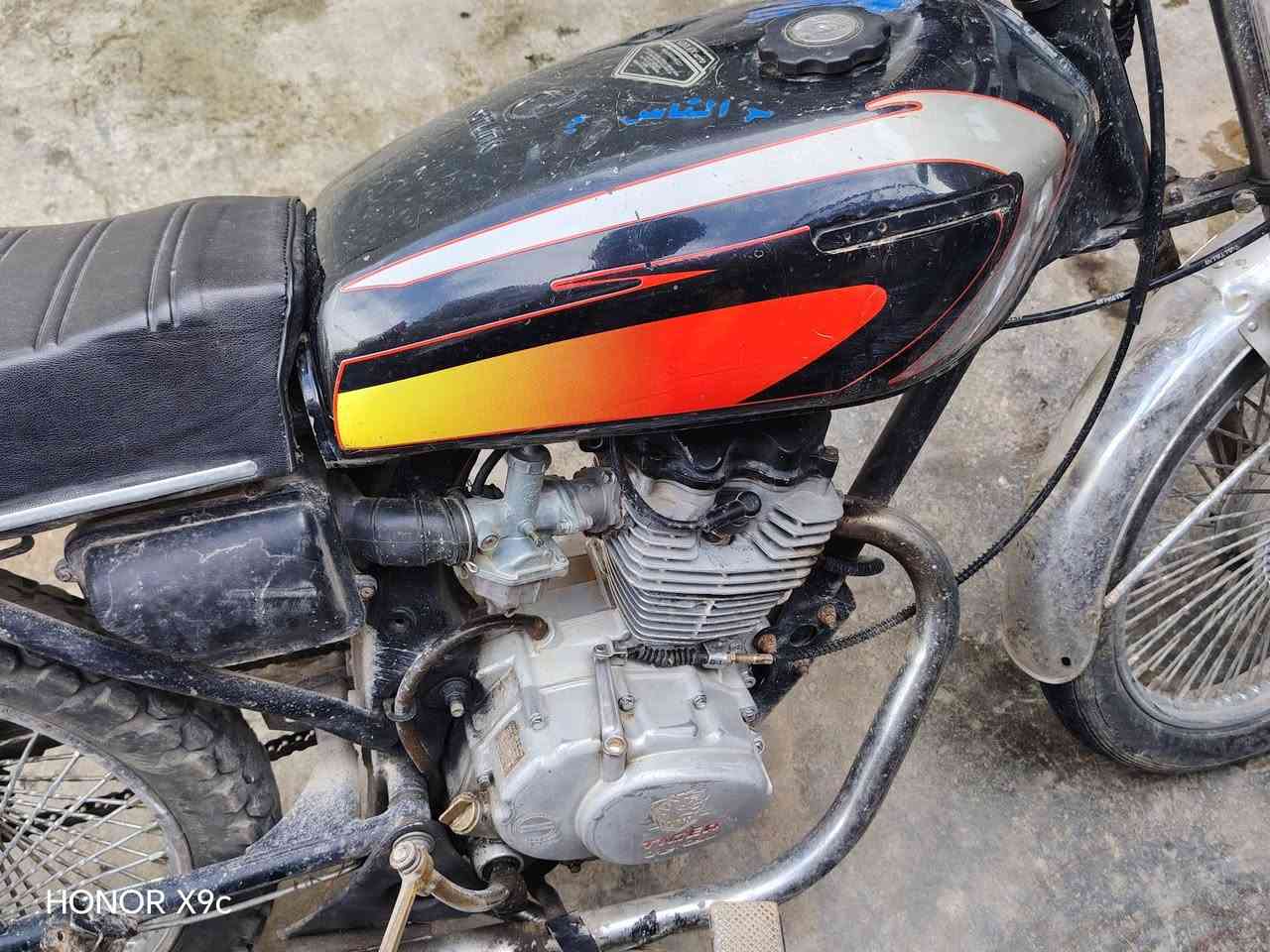 السلام عليكم شباب ماطور للبيع تايجر محرك 19 لوك اي عيب ما ابيه النشاط فول محرك ناعم  موديل 19 المكان كركوك حي النصر السعر 225 وبي مجال تواصل واتساب ***********
