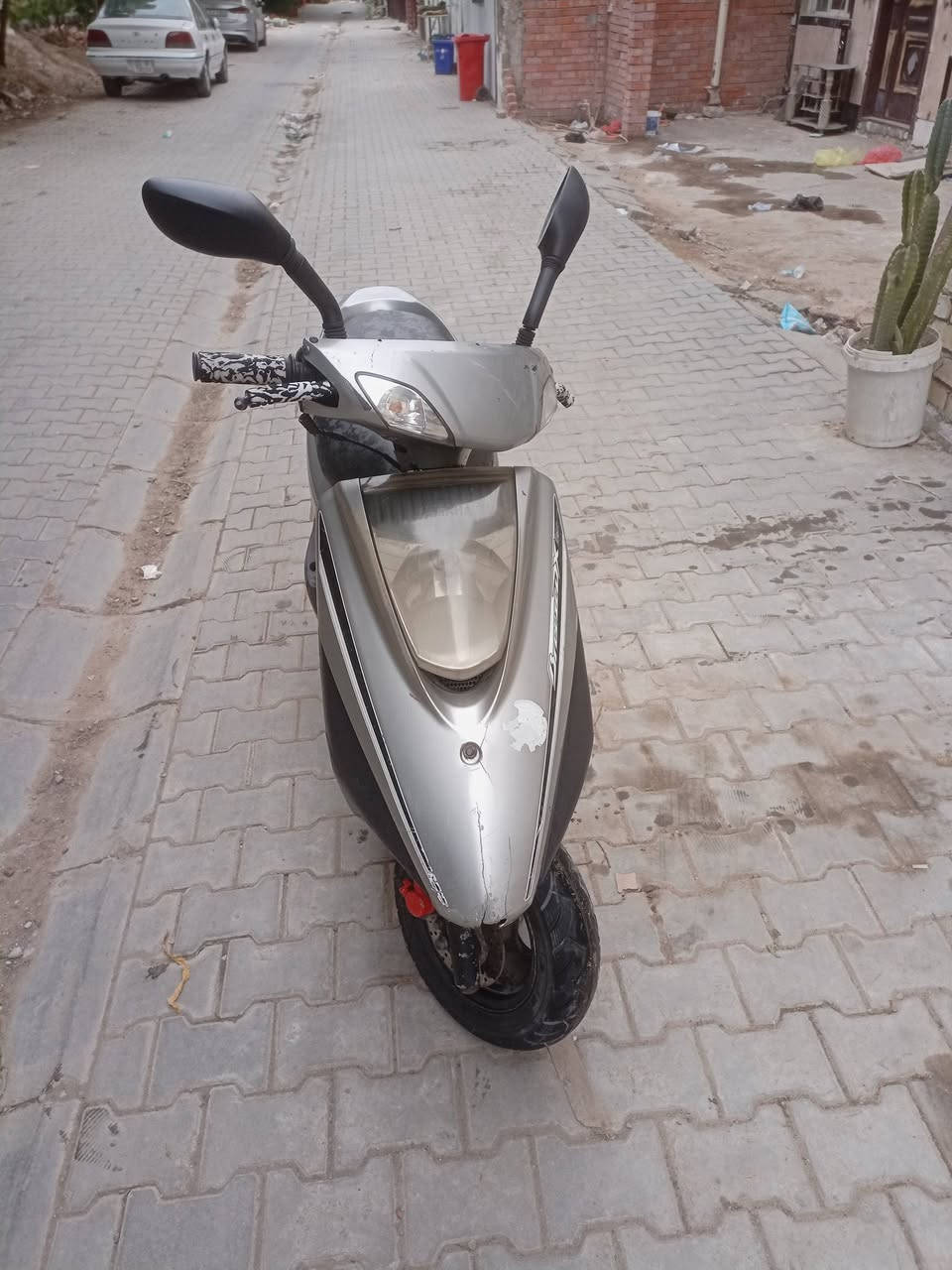 السلام عليكم عندي دراجه بريز 140 الدراجه مال رمبه كله كامله مكفولة كفر ومكينه مابيه اي نقص كهربائيات كله شغاله الدراجه جديده مكاني بغداد الكرخ العطيفيه السعر 550 قفله هذه رقمي للتواصل *********** ابو محمد
