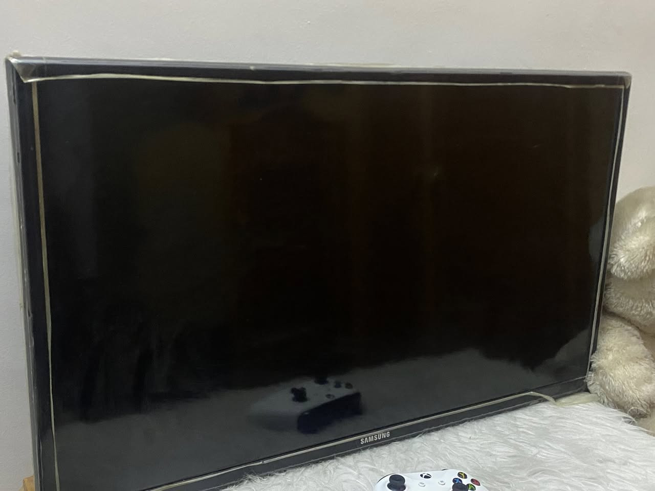 سلام عليكم اكس بوكس وان اكس ذاكره تيرا  كامل محلقاته يده واير كهرباء فيشى فوركي جهاز يشغل فوركي 4K ستخدام نضيف  جدا وبي كيم باس ٢٠يوم شاشه سامسونك حجم ٣٢ اذا تريدها ويا لبلي او لبلي بوحده كلش عادي سعر معاى شاشه 200وبي مجال مكاني بغداد مدينة صدر رقمي ***********متواجد فيس مازنجر واتساب
