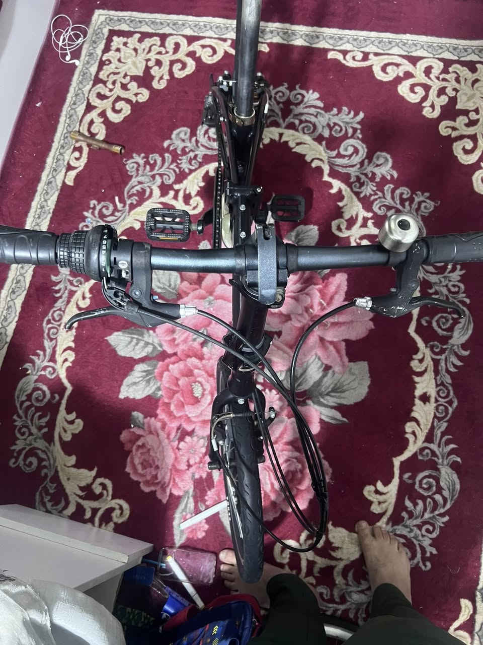 سلام عليكم بايسكل حجم عشرين النوع ياباني بايسكل يطبك مال باله جديد رقم الهاتف:*********** السعر خاص
