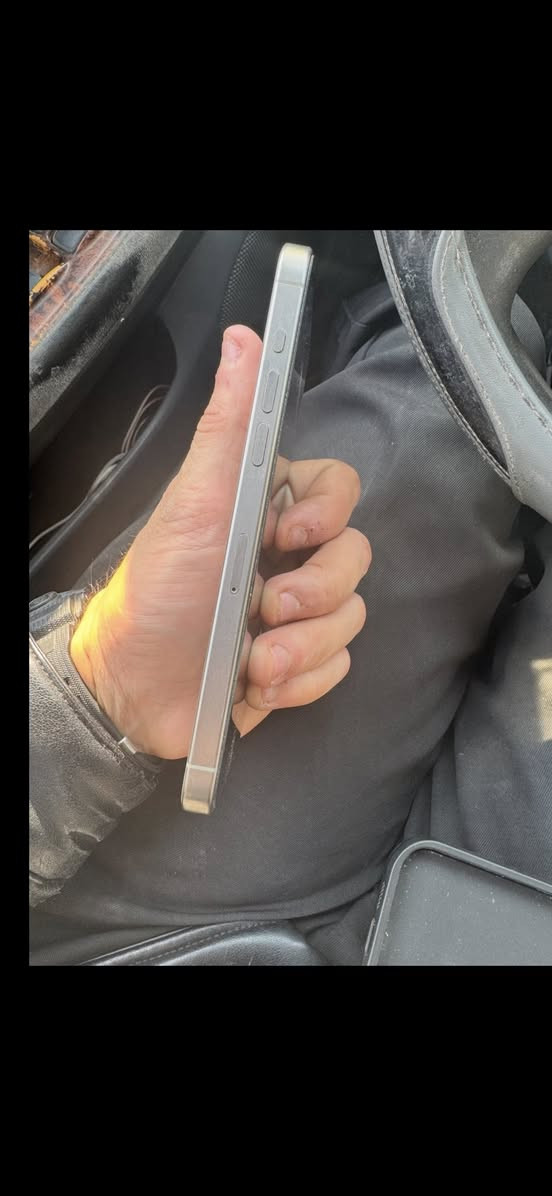 ايفون 15 برو ماكس للبيع فقط الذاكرة 256 شرق اوسط نموذج M البطارية 90 نضافة الجهاز جيدة مكفول من اي تصليح وضرر غراضه موجوده المكان بغداد زيونه او الغدير 
للتواصل دايركت او ***********
