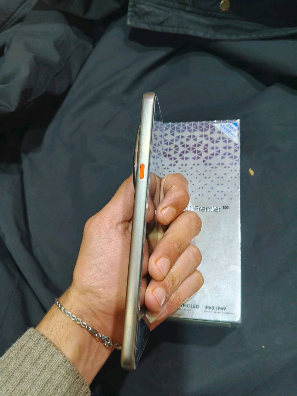 CANON 40premier
جهاز للبيع جهاز نضيف كلش ستعمال سبوع واحد فقط ذاكره 256 شرط الفحص كامل ملحقاته جهاز أحلى من صور الله شاهد تجي وشوف بعينك