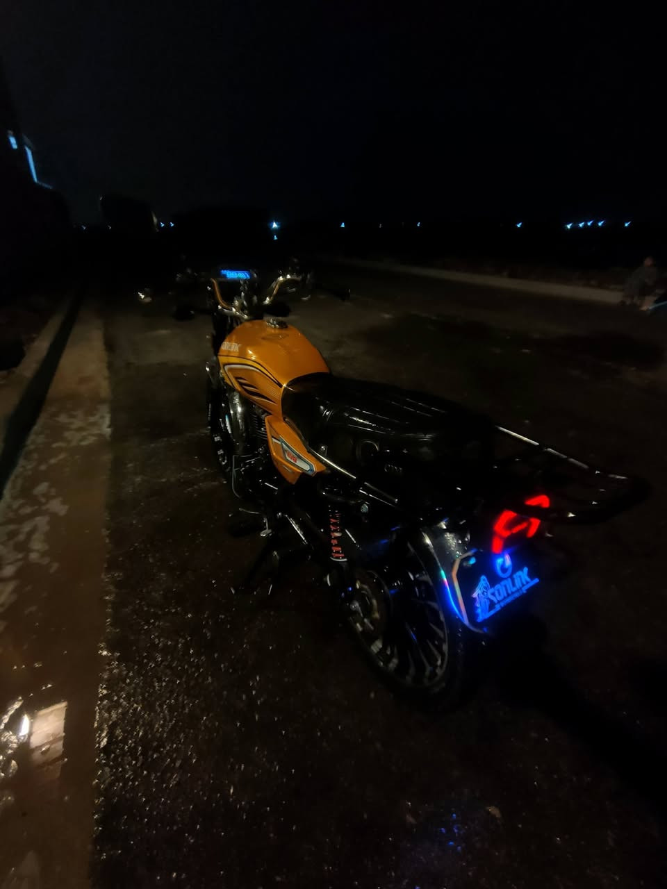 اعاده نشر بسبب الوعود الكاذبة 
مكاني بغداد الشعب 
سلام عليكم سيفان 24 اوارق ماماشيه ٨الاف 
ماخذها ب1 قبل شهر 
يراد لها فيسله شلعه ومعدل ونعومه بل مشي كلشيء شغال بيها من طول لطول بصمات ٢ سويجات ٤
حالها حال المعرض وبيش بس ب٦٠٠
***********
