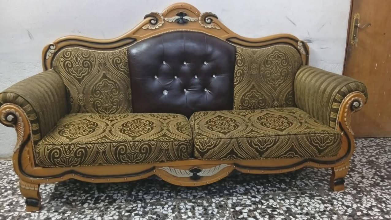 تخم ملكي صاج ١٠ مقاعد نضيف السعر ٣٥٠ مكاني مشخاب ***********
