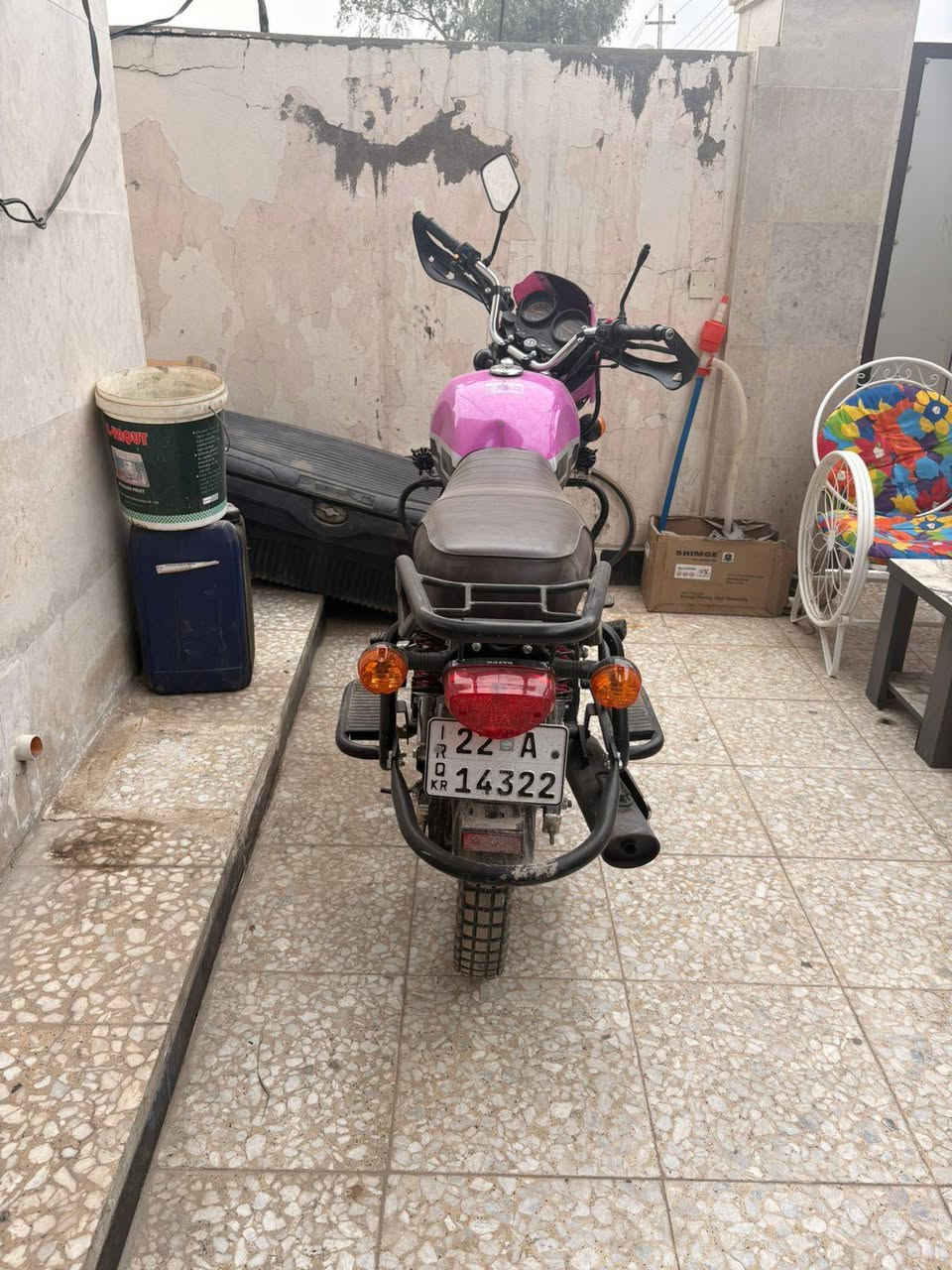 السلام عليكم دراجه موديل 23 مقبوله كفاله عامه بها بس نعمه دبلات وشام اللغم رقطه ما كامله ثاني يوم احول باسمك العنوان ديالى جريده الشط***********
