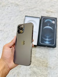 12 برو ماكس مو للبيع ذاكره 128 بطاريه 91 ياباني اريد اراوسه بمثله ذهبي...