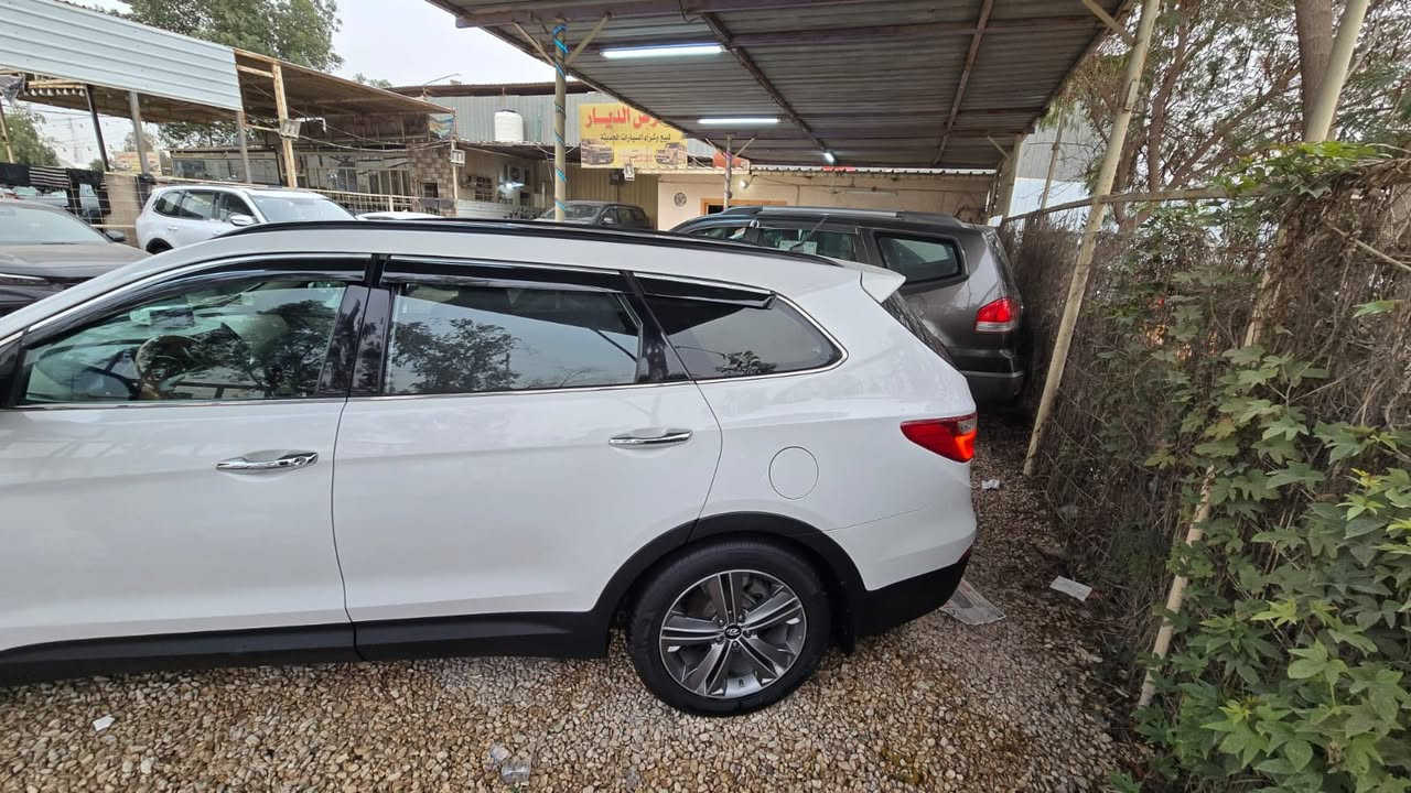 سنتافي 2014 كويتي
سته سلندر
داخل جلد قرميدي 
سبعه راكب 
ثلاث قطع تبريد 
شاشه كبيره 
تحكم ستيرن جهتين 
كشنات تحكم كهربائي 
سايد بريك بصمه 
بصمه وبنرامه 
ويل كب كروم 
مري شفط واشاير ترحيب 
سياره كلش نضيفه وبعد بيه هواي مواصفات وارد كويتي بدون حادث سنويه ورقام جدد مكانه كربلاء سعره 168 وبيه مجال بسيط (مكلف بلنشر وفقط  بيع بدون مراوس ورجاء اقره المنشور قبل التصال) الرقم للستفسار ‭٠٧٧٢ ٦٧٨ ٠٤١٥‬
