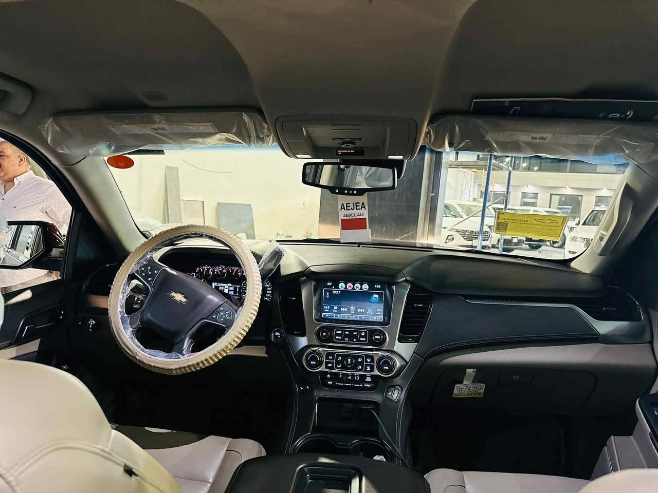 تاهو موديل2020 رقم بغداد حادث كلش بسيط ومرفق بالمنشور وبيها فقط صبغ ٣ قطع جاملغ وبابتين  بصمه تشغيل وبصمة ابواب تشغيل عن بعد  توقف ذاتي مكينه 5300 المرغوبه فول تحكمات كشنات كهربائيه كشنات اماميه تدفئه ماشيه 137 الف كيلو وليس ميل سيارة مال بيت وجناي ومناقصها شي مكاني العمارة ***********
