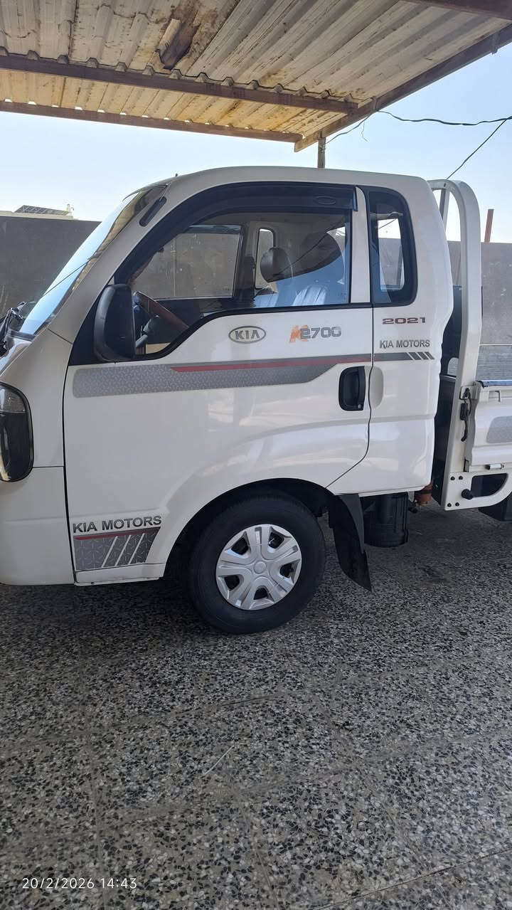 كيا2700رقم بابل موديل 2017 مكفولة كفاله عام من الصبغ والتبديل ومن كيرومحرك واكسن وشاصي ورقم شاصي سنويه جديد للاتصال ***********
