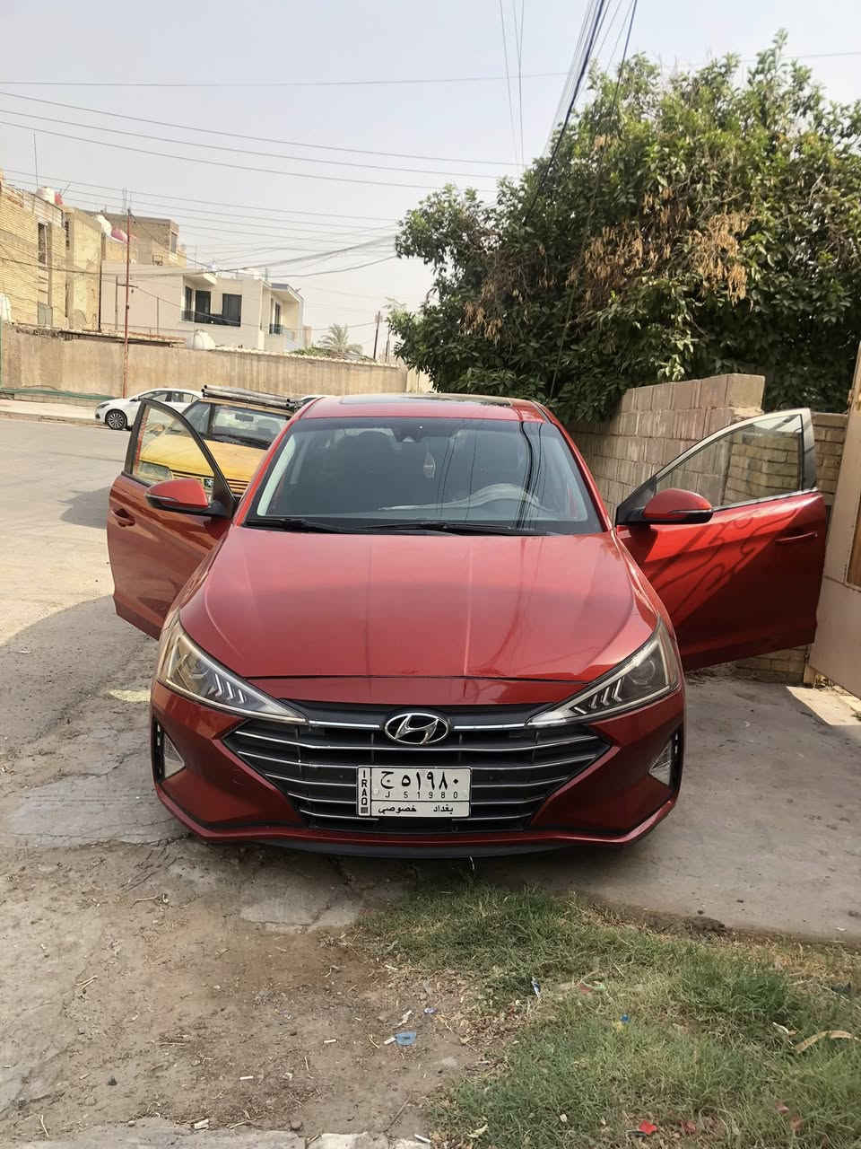 السلام وعليكم للبيع النتره موديل٢٠ فول مواصفات  ضرر حافه بنيد  فتحه بصمه توقف ذاتي رادارات جانبيه تدفئه كشنات  واستيرن  تحكمات جهتين مكينه ٢٠٠٠ دوش  حساسات خلفيه ماشيه ١٤٥ كيلو رقم جديد وهزه جديده رقم ***********  سعر ١٤٦ بيها مجال بسيط
