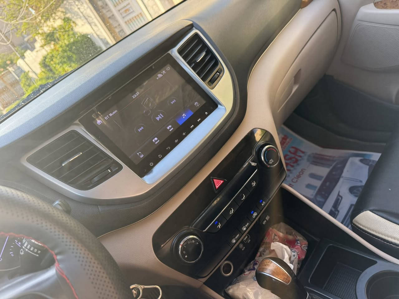 توكسان 2018
خليجي وكاله القاصد خمس عدسات 
محرك 2000 دوش مكفول 
ابيضّ مري شفط 
شاشه 
كاميره خلفيه
تحكم ستيرن 
3 انظمه قياده 
حساسات خلفية 
داخل صاج
ثلاجه جكمجه 
خمسه ويل كب 
عداد المسافه 113 ألف كم 
كير تبريد مكفول 
كفاله عامه من الصبغ عدا التوضيح في الصور 
رقم بغداد الماني باسمي 
السعر 188 وبيهامجال بسيط 
بغداد الغزاليه 
***********
