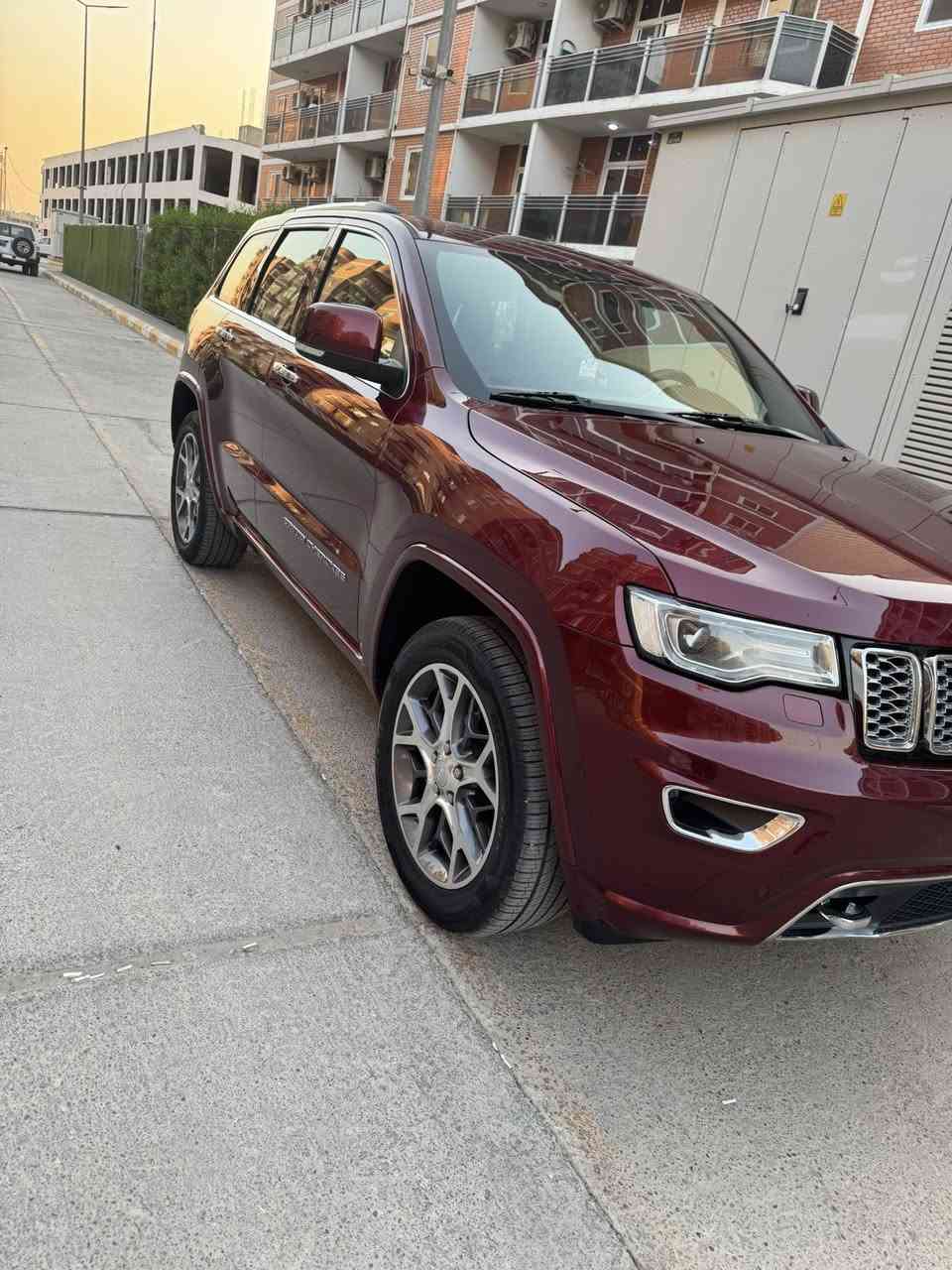 السلام عليكم للبيع خليجي فول مواصفات مكفوله تخم تاير جديد ماشيه ٣٩٧٠٠ بأسمي رايده ٣٥.٠٠٠ $ بيه مجال بسيط عنواني بغداد شارع الربيع ***********
