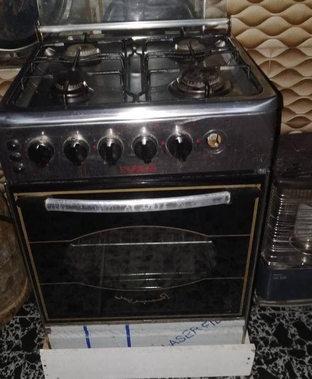 السلام عليكم البيع طباخ اكسبريس مستعمل شي قليل نقص
بي بس هاي يده ول عيون كلهن شغلات سعر 110وبي مجال 
***********
