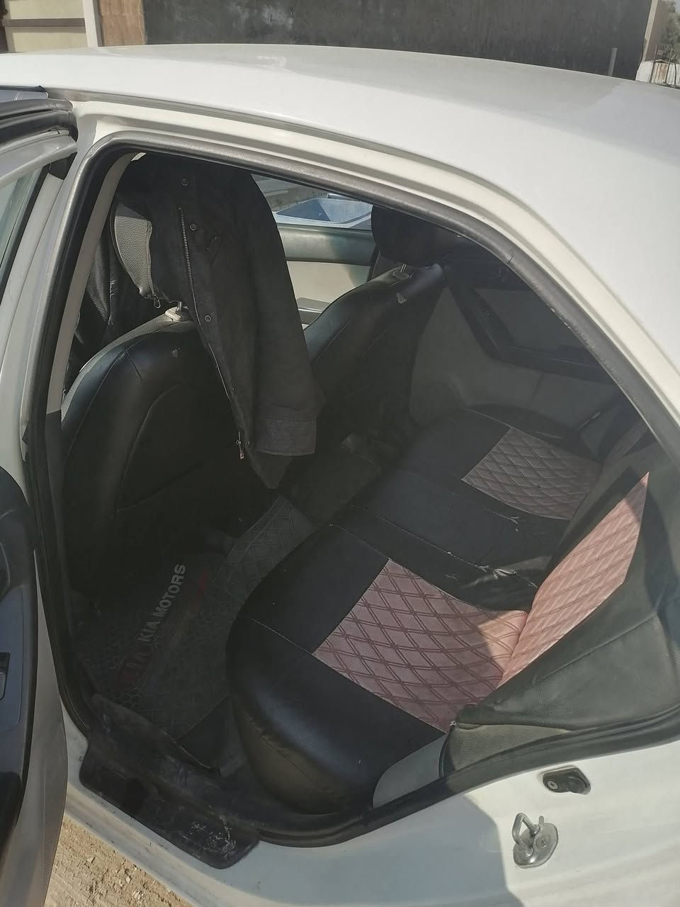 السلام عليكم
سيراتو خليجي ١٦٠٠ دوش ٢٠١٣
رقم بغداد باسمي رقم انكليزي تحويل ثاني يوم
سيارة مثل ما موضح بالصور مابيها حادث بس بيها خدوش شوية السعر ١٠٣ وبيها مجال حك الجية
الدورة البوعيثة
***********
