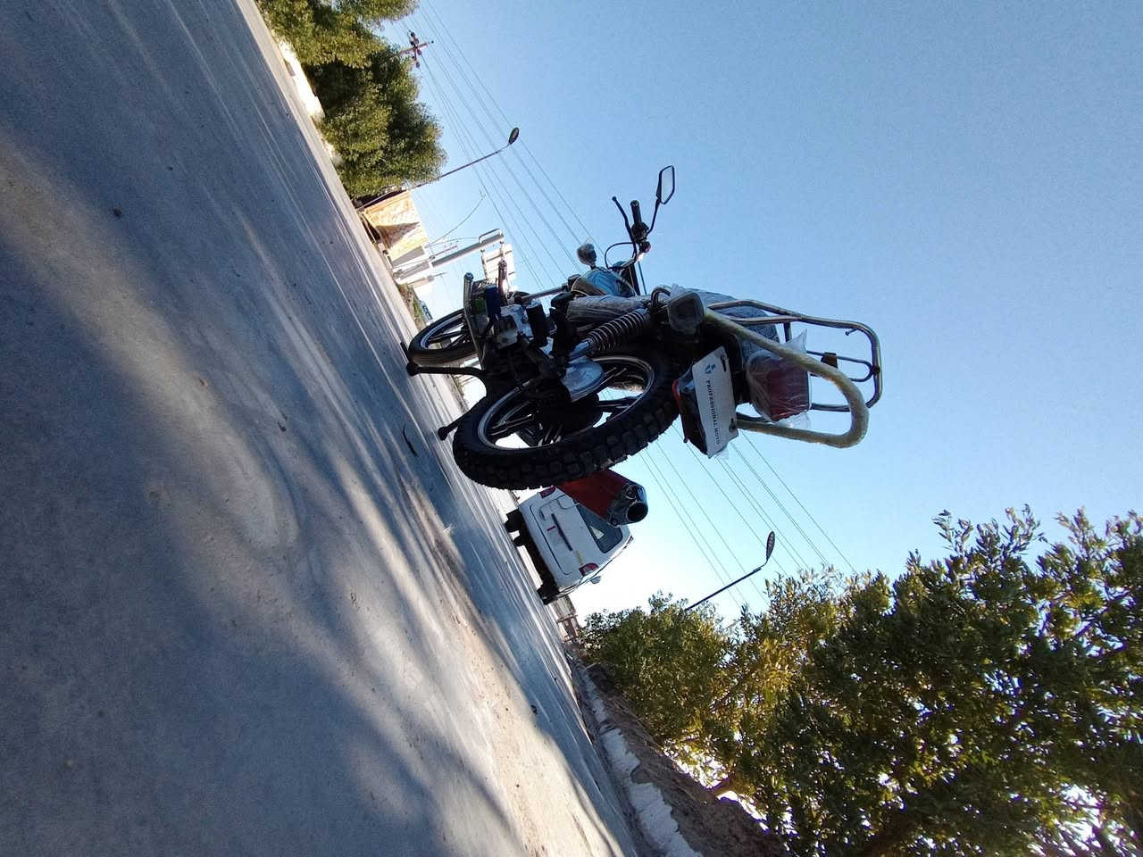 سلام عليكم دراجه سيفان موديل ٢٣ أورق كامل كهربائيات سلف هندر اشاير لايت عالي ناصي نشرات كامله مكينه خير من الله مكينه شلعه تايرات جدد دبلات خلفيه او امامي جدد نقص قبق صينيه جوه اوباتري تعبان ملاخضه الصالنصه مووياها مالتها موجوده
مكان ديالى شهربان جسر مهروت شراي يتصل *********** الموشراي لايعلق.(سعر550بيها مجال)بصمه تشغل عن بعد
