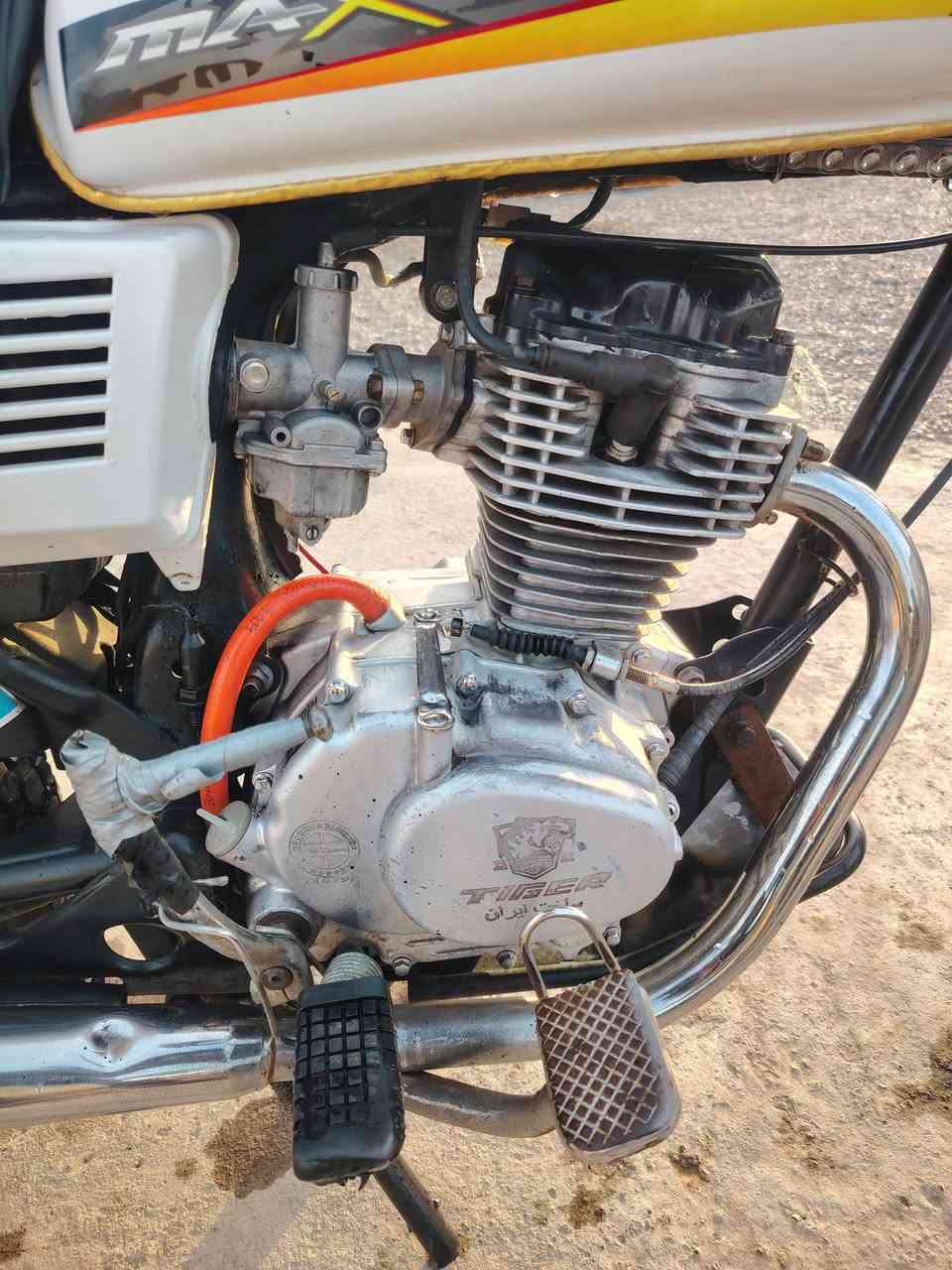 السلام عليكم تايكر موديل ٢٠٢٠ كلو شرط كهرباءيات شغاله محرك مفتوح دبلات وياله لشه شرط رزانه فول وزن ثقيل باب اول  مكاني الشركاط الساحل الايسر بلهيجل بلسلمان ***********
