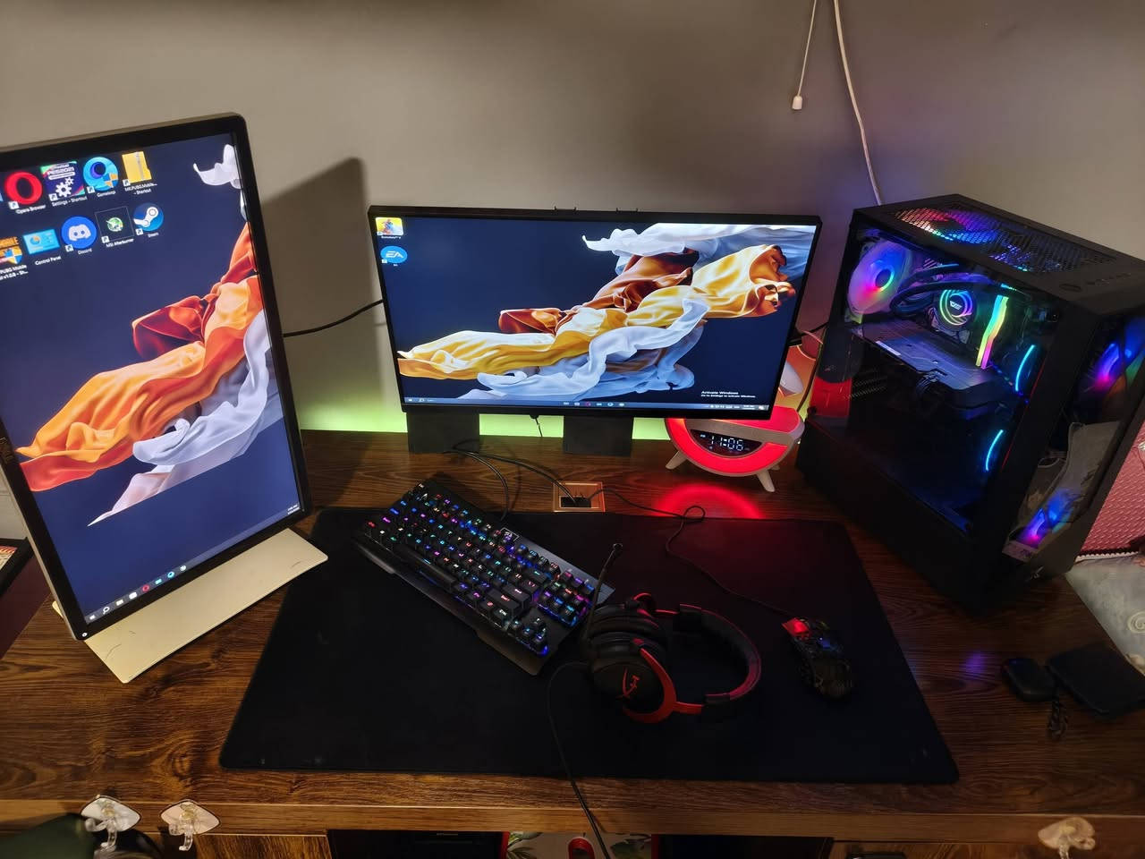 تجميعه كامله للبيع تحتوي على كافه الملحقات مع شاشه اضافيه شد والعب المواصفات
I7 10700kf تبريد ماءي 
Ram16 tforce
Gtx1660s 6Gb
Ssd1tb +256
شاشه الاساسيه 165 هرتز \1080p
الشاشه الثانويه 1080\ 60هرتز 
Ups1500 بطاريات جدد يكول فوك ال 15 دقيقه 
الملحقات رد دراكون كيبورد او ماوس والسماعهة هايبر اكس كلاود2
للتواصل ***********
