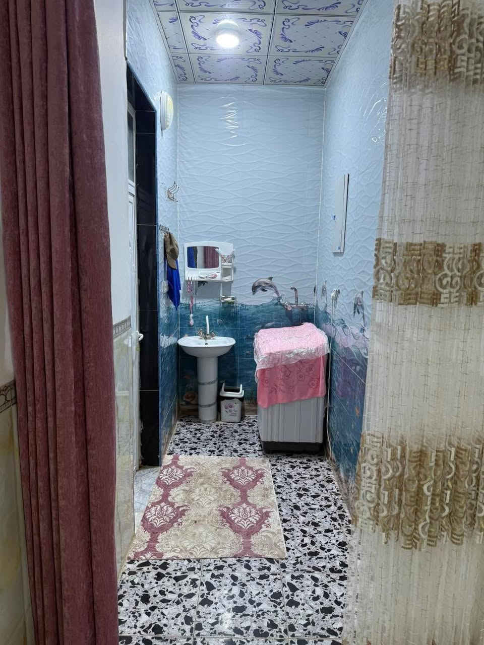 بيت للبيع /السماوه 
منطقه٣٦مساحه ١٢٥متر مربع واجهة ١٠متر ونزال ١٢،٥٠مجاور الركن الفرع المقابل مدرسة البيت العتيق قرب بيت عمار ال غريب 
يتكون الطابق الأول من غرفة نوم وصالة واستقبال ومطبخ وصحيات داخلية وخارجية سنه البناء ٢٠١٧البيت مسلح
الطابق الثاني غرفه وصاله صغيره +سطح  شتايگر
للاستفسار اتصال أو مراسله الصفحه ***********
ملاحظة مستعدون لاستقبال كافه العروض العقارية
