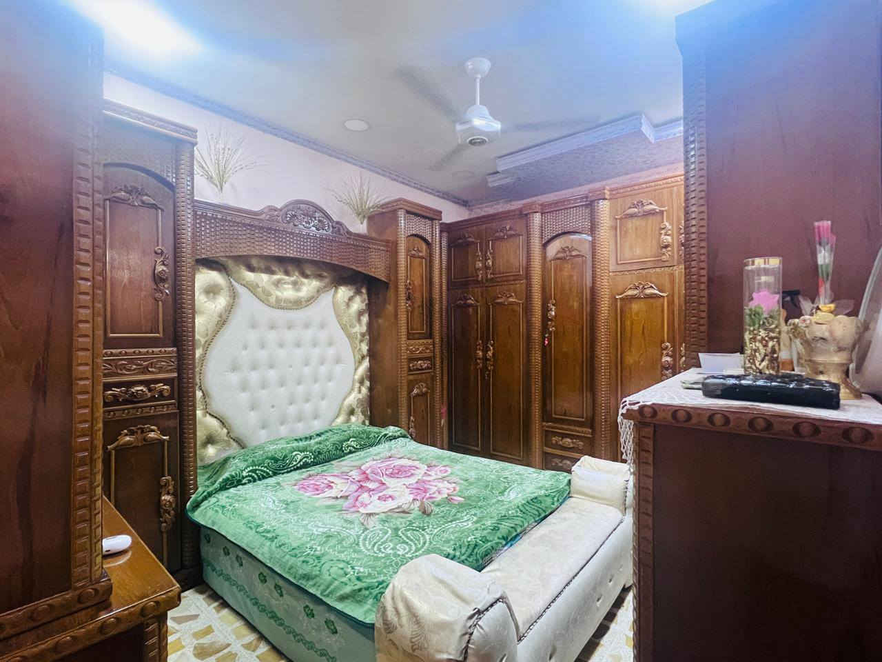 عروض مكتب انوار الخير
دار للبيع حاوي الكنيسه
زراعي 
١٠٠ متر مربع طابقين 
طابق الول استقبال ومطبخ 
وهول وغرفه نوم
وصحيات
طابق ثاني غرفتين نوم وهول 
وصحيات وبيتونا
دار ركن ****سعر ١٠٥ مليون ومجال
***********
***********
ابو عمران للعقار 
عنوان المكتب مقابل الكمرك 
قبل البناء جاهز
