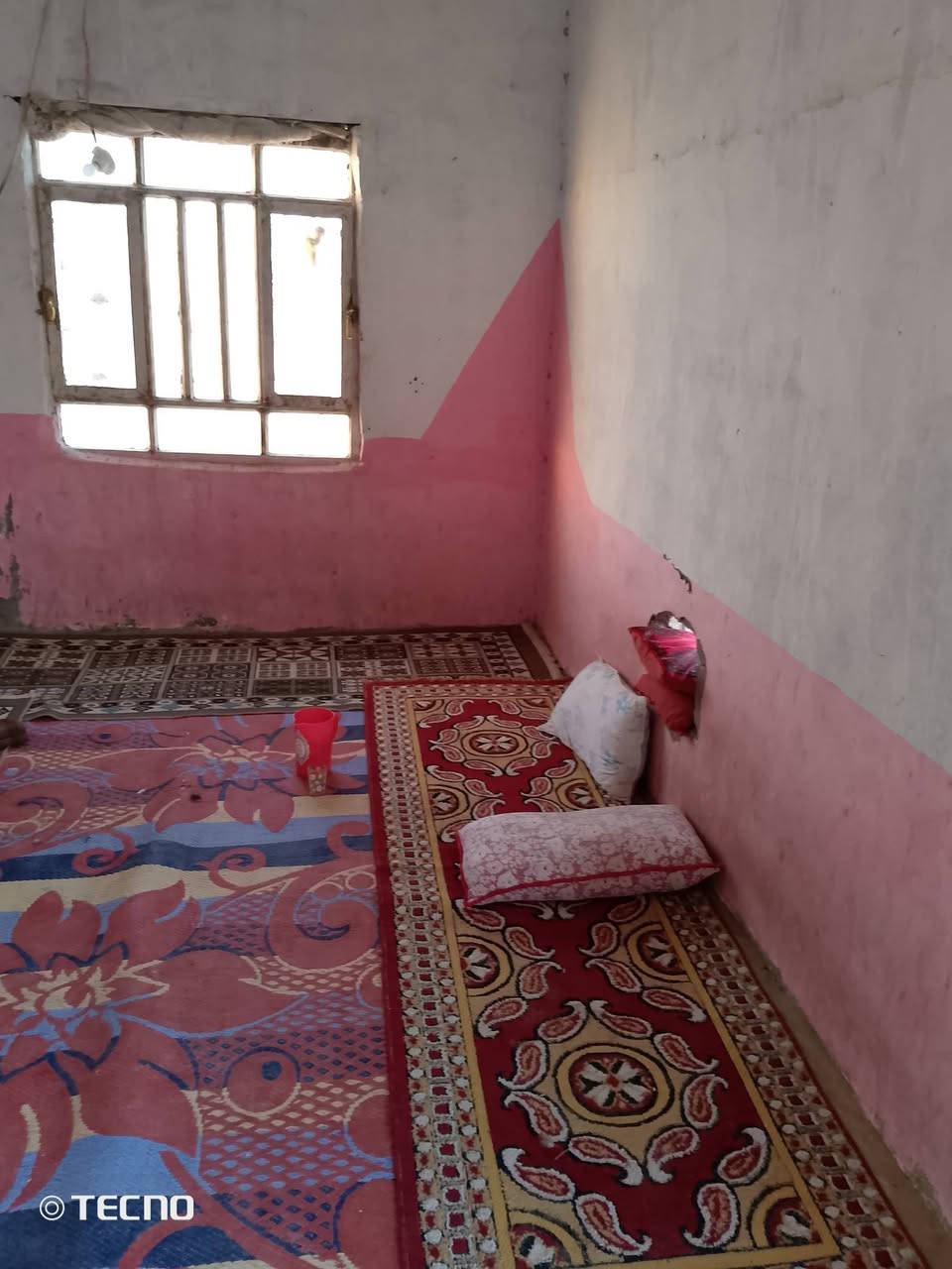 مزرعة للبيع 45دونم بيه.بصل300 طماطه.صيفيه مزروعه بيه حنطه15دونم بيه بيوت ثنين حديد نيلون  بيه مولده كهرباء بياره ثنين.جاهزه سعر. 40.بيه مجال لطيبين ***********..***********
