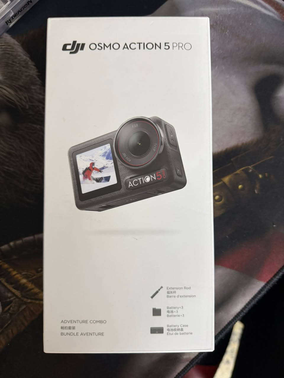 السلام عليكم اكشن فايف من dji جديده استخدام قليل
كومبو 
تجي كيس شحن بطاريات
٣ بطاريات 
عصا
درع 
والكارتون 
***********
واتس او اتصال
