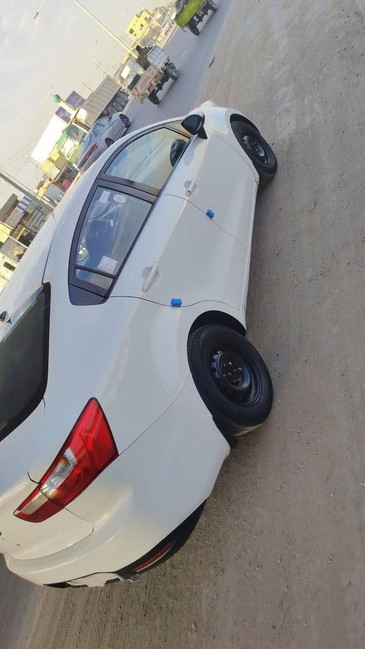 سلامو عليكم كيه ريو موديل 12خلجيه مكنه الف 600دوش البيع سعر 75وبيه مجال ملاحظه كتاب الفحص ماموجود أسفل صور وهذا رقم تلفوني *********** مامتوجد عل فيس بيع مستعجل حداديه تخد تير كرتون مانقصه شي
