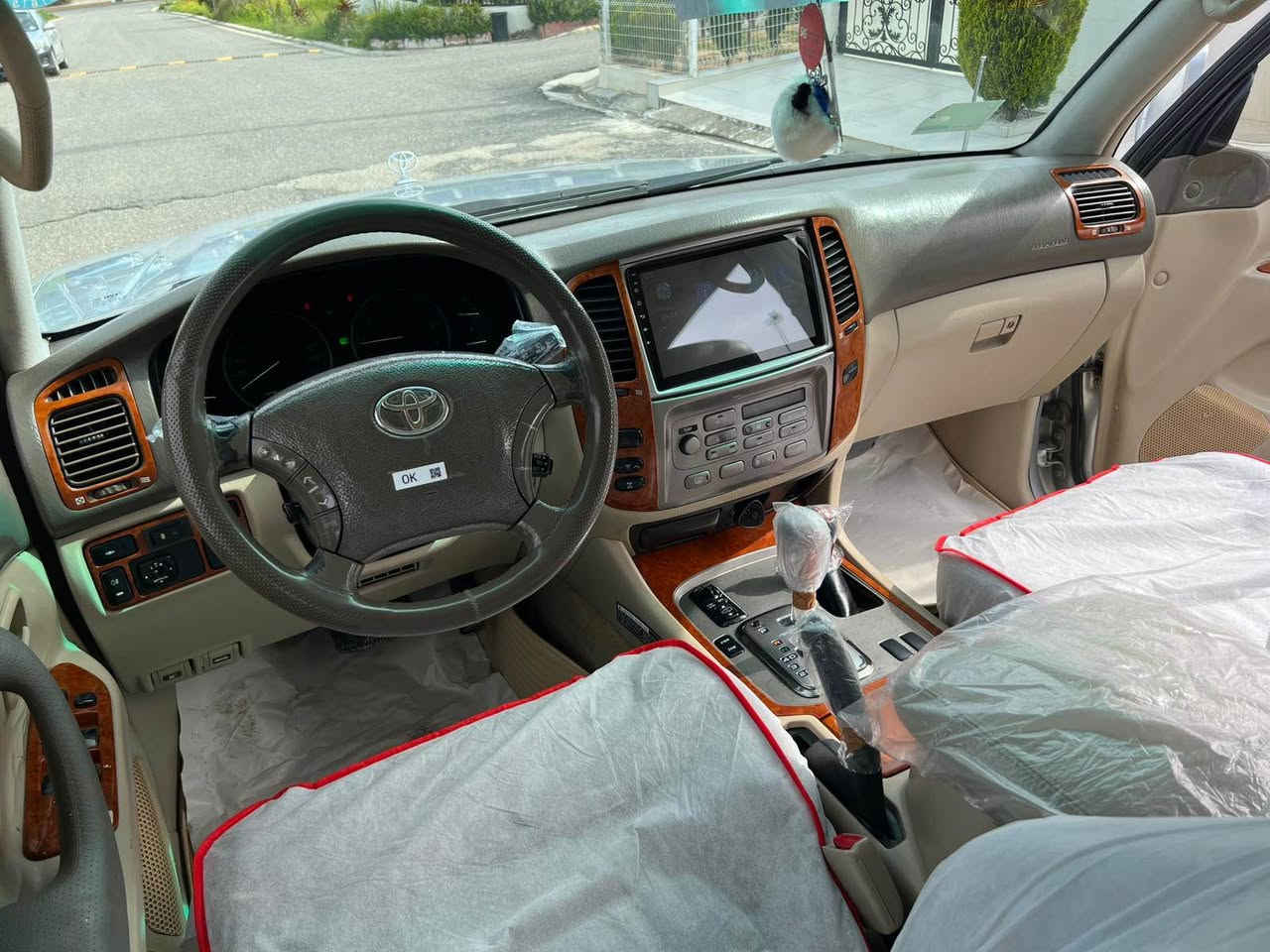 TOYOTA..MONEKA....2006
مؤنيكابؤفرؤشتن.مؤديل   2006
 فول  مواسةفات .v8 . .مواسةفات  ليكزز.
كيرو  مةكينةي  بةشةرت مةكينةي  نةكراوةتةوه. 
رةقةموو سةنةوي  نوييه.. 
بؤياغ   بينج   بارجةي  بةمه.. 
سةيارةكه  ساردوو  شوختي  نيه
بيشي   جةمبيكي  بجوكي هةيه  لاي  سايةق..
سعري  178    كةلا.. 
شوين  كؤيه..
كؤرينةوةش  دةكةم  شتيك  بة دلم  بيت
***********
*********** كويسينجاك, أربيل
