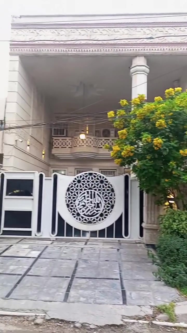 للبيع دار بموقع مميز جدا وبسعر مناسب جدا مستعجل 🔥😍😍🥰#الغزاليه
ديوان الرئاسه خلف الوزان
مساحه 300م ⛺واجهه 15م نزال 20م

 من ارقى مربعات الغزاليه

  ع شارع بعرض 10م أمام الدار مشتل وليس بيوت 
يتكون من 

5غرف نوم 

حولي داخلي كبير

استقبال ضيوف كبيره

مطبخ 

مجموعة صحيات عدد3

حديقه كبيره 

كراج سياره

 البيت تكمه مرتب بشكل عالي عن شارع بناء الفينات
لاستفسارمراسله واتساب او اتصال  ***********

