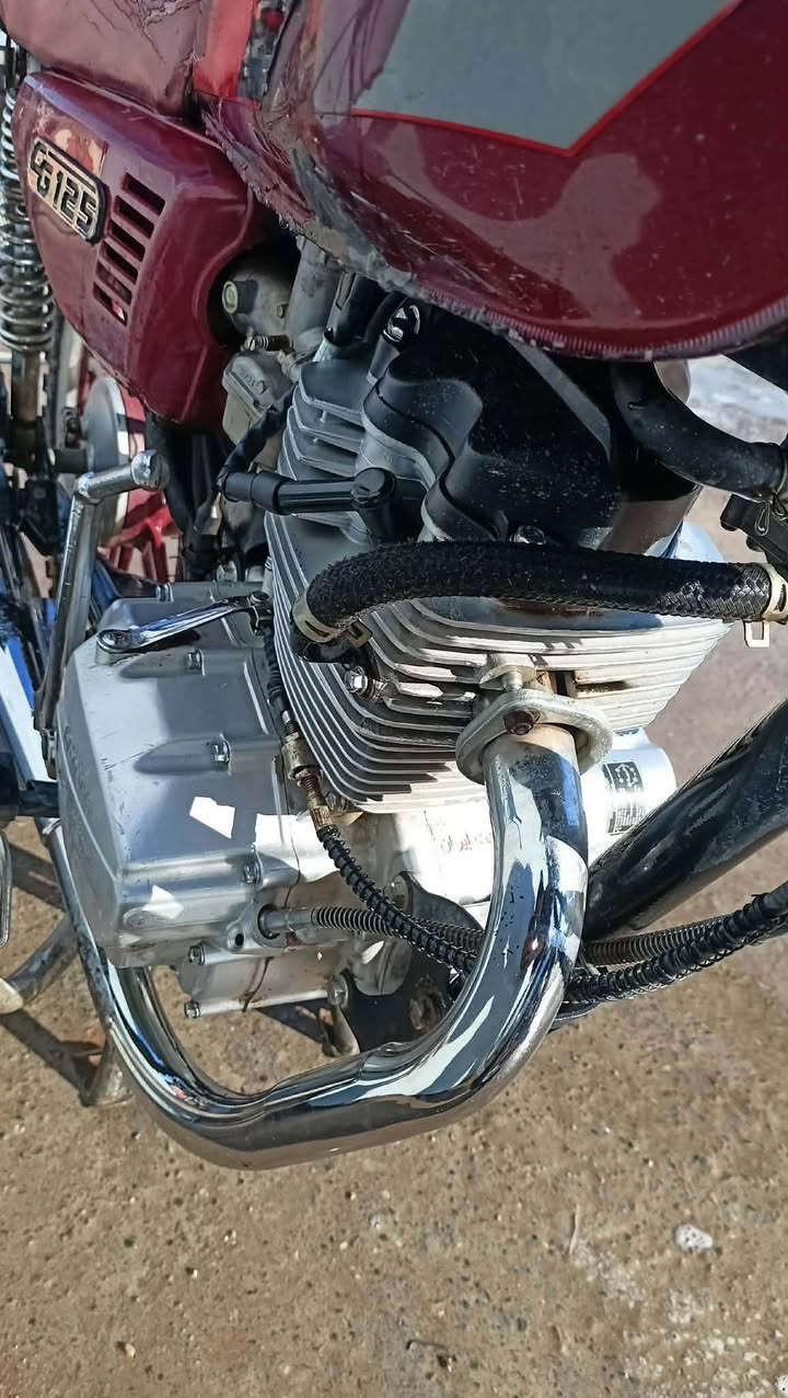 السلام عليكم موطور سافان موديل عشرين نضيف حيل متوازي على بيعتو السعر ٢٧٥ للتواصل ***********
