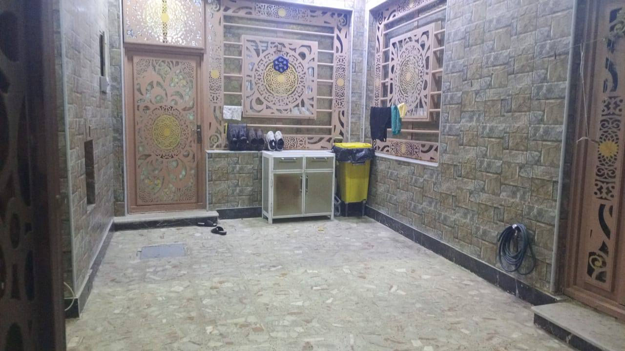 ‏#ياالله #يارزاق
‏#اللهم_صل_على_محمد_وال_محمد
‏#اليريد_بيت_جديد_متعوب_عليه
‏ تعال يمي لا دور ولادوخ تعبت وأنت دور تعال تعال يمي العروض غير شي كله جديد بناء حديث
‏#بيت_للبيع_حي_المكرمة
#مساحة_160/م
‏#السعر_225 مليون مع المجال الشراي يجي ويشوف بعينه ويدلل 
‏#بناء_فول_الفول_درجة_أولى_معنى_الكلمة
‏#طابقين_سطح_البيت_مسقوف
‏#سندويج_حدادية_درجة_اولى
‏يتكون_الطابق_الارضي
‏#استقبال 7 ونص عرض 3 و75 
‏#غرفة نوم 6 في 5  #صالة 6 في 4 
‏#مطبخ 5 في 4
‏صحيات داخلية وخارجية طارمة واسعة 
‏#الطابق_الأول
‏يتكون من 3 غرف نوم 
‏غرفة 6 في 5 الغرفة/2    5 في 4 الغرفة/3  4 في 3
‏صحيات + صالة البيت بناء هندسي متعوب عليه فول الفول درجة أولى مغلف سيراميك 
‏العنوان النجف الأشرف حي المكرمة خلف شارع الزيتون الرئيسي اربع سايدات  الشارع مجاور كريت مول سابقآ شارع السبيس المؤدي من شارع كربلاء بداية جسر إلى شارع الصب (المطار) كافة الخدمات متوفرة يمه 
‏مدارس حكومية + مدرسة الأمجاد ابتدائية أهلية  
‏منطقة غنية عن التعريف هادئة ناسه كله طيبة سوق + خط كيات عسكري گبل 
#للتواصل_اكثر_والاستفسار
#الاتصال_على_الارقام_التالية
***********/ابو عباس الخزعلي 
***********/واتساب فقط
