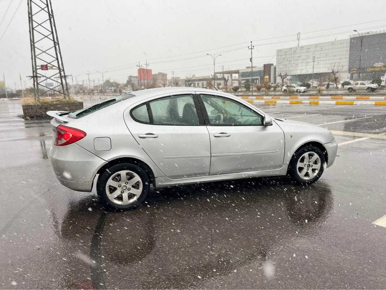 proton 2011
پرؤتؤن ٢٠١١
علوجة سةيارةكة و ساغ ساغ
كير تؤماتيك
تةبريد سارد و گةرم لة جئ خؤى ئيشى پئيكة
هةموو گيانى بةشةرت
تةقةو رةقة بةشةرت
تازة رؤنى گيرو مةكينةى گؤراوة
سئ پارچةى بؤياغة بئ ناو گرتن
دةعامى بؤ دةعامى چةكوچى پئوةنية
كاربونةوةى نية
شوخوت و چالو  چؤلى نية  
سةيارةكة زؤر پاكو بئ كيشةية  
هى مالانة هى مةعرةز و شت نية
سةيارةكة ١٦٩ هةزار هةقيقى رؤى شتوة 
ساغة براو موس نية 
هةموو گيانى بةشةرت 
٣٥ كةلاو كةميك مةجالى برايانة 
*********** ڤايبةرى لةسةرة
*********** تيل و وةتس ئاپى لةسةرة 
مشتةرى نيت بيزارم مةكة لةگةل ريزم 
لة رانيةم رانية, السليمانية
