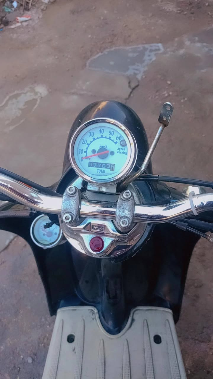 السلام عليكم دراجة عبد الحليم نثية دراجة خير من الله كهربائيات كلها شغالة بس ما بيها باتري الدراحة نكرة تايرات جديد بنزات بيريك جديدة دبلات شغالة وشرط شلعة المكان الشعب الثعالبة الثانية ***********
السعر 130وبيها مجال
