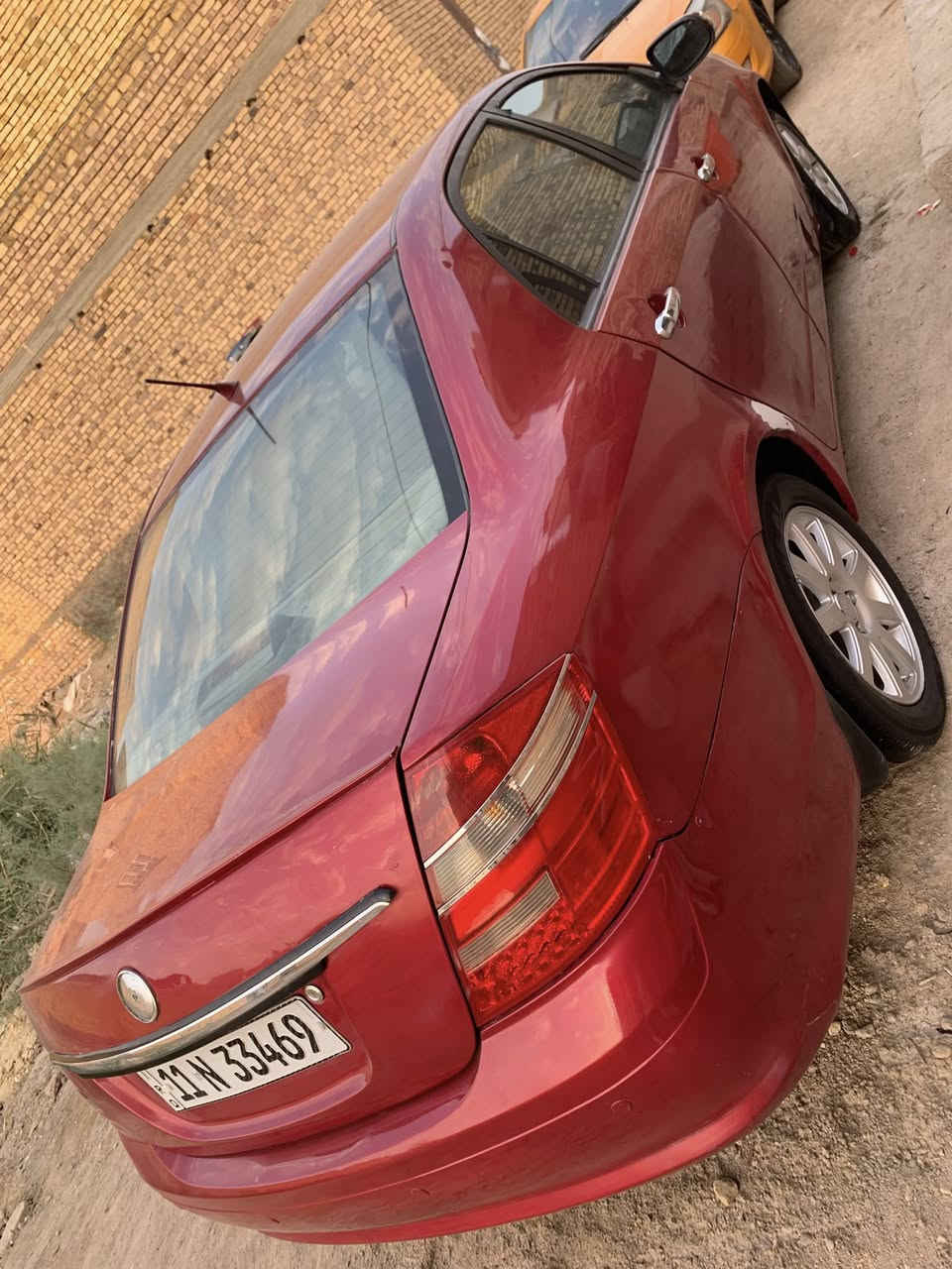 السلام عليكم جيلي موبل موديل ١٣مصبوغ الجماليه بدون ظربه  مكينه  وكير بلاديه كير عادي تبريد تدفئه لايت زنون صدر امامي خلفي كله جديد تخم تاير رقم بغداد  دولي بسمي تحويل مباشر سعره ٤٥وبيه مجال سياره بلواقع احل من صور 
تسوه اكثر الله شاهد مكلفتني اكثر من هاذا السعر بس صار عندي ضرف والحمدالله على كل حال السياره مال جناي ربع متصرف عليه  ***********
العنوان ذي قار سوق الشيوخ 
ورحمات الوالدي اذ مايعجبه المنشور يعبره
