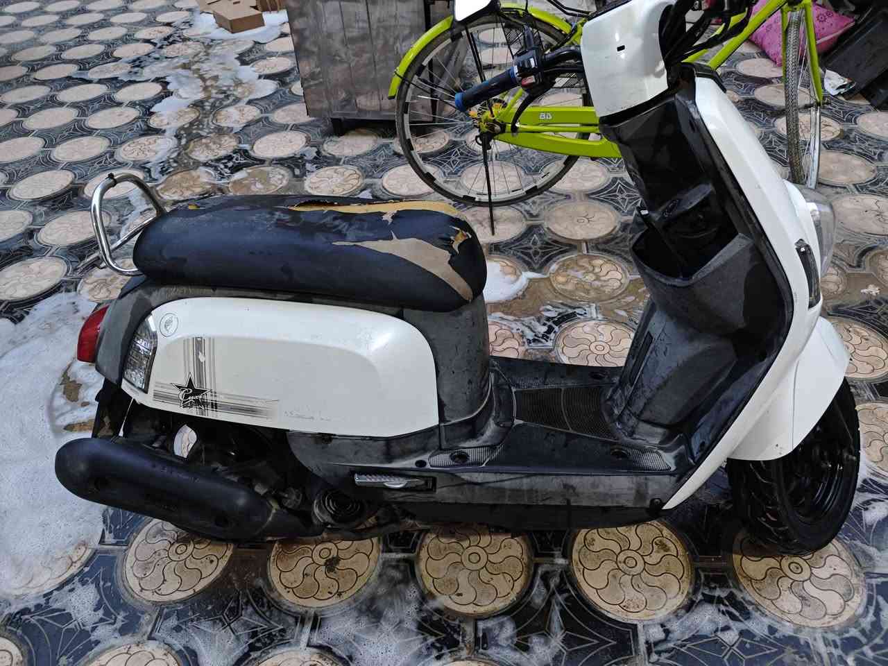 سلام عليكم
دراجه بوليس نوزل دراجه خير من الله مكينه ما مفتوحه فقط البجم الامامي مبدل وشرط تايوان نضافتها شوفت عينك رقني بي واتساب سعر 550 وبيها مجال  *********** راسلني وبيك خير وتدلل
