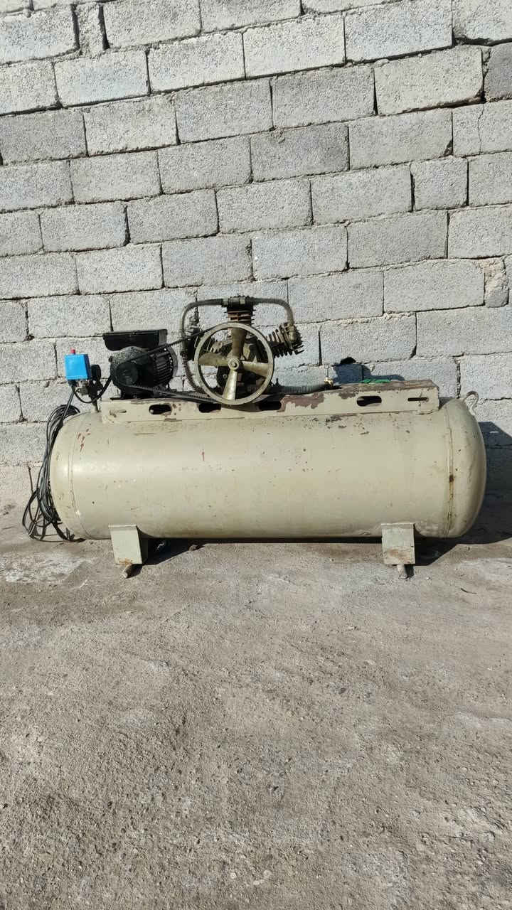 السلام عليكم اخوان كمبريس  للبيع السعه 300لتر السعر 450 المكان  ناصريه شطره ***********
