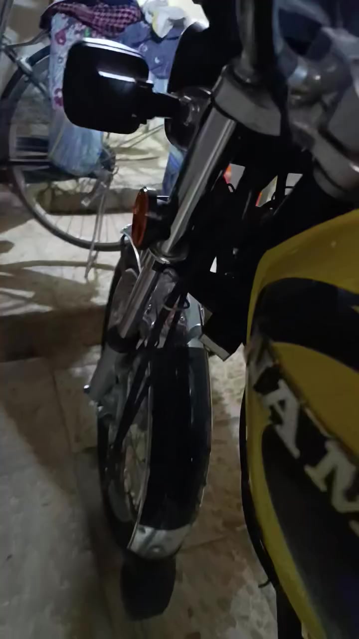 سلام عليكم ارشا موديل 15 تعمير كله غراض نامه 24 مكينه مبدل بيها بستم وولفات نشطه ومابيها خلل بيها بريك عمبار خلفي بالرجل  اوراق وكاملة مكاني ناصرية مركز سعرها 825 وبيها مجال للشراي ***********
