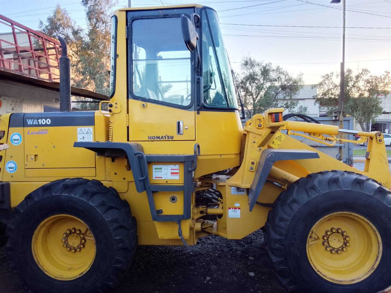 كوماتسو حجم ١٠٠ مكينه ٤ سلندر
كير ميكانيكي وارد ياباني 
مكفول كفاله عامه من الصبغ جاهز لشغل 
تبريد بلادي 
موديل ٢٠١١
دخول جديد ممفيس مامشتغل في العراق 
بغداد النهضة شارع الظلال 
*********** / ***********
