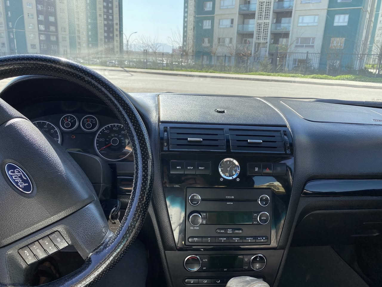 فۆڕد ڤیوژن 2009 خلیجی 
مەکینەی ٦ بستۆنە 
تەنها دوو پارچەی بۆیاخی ئەوروپایە 
بێناوگرتن مواسەفەت سوکان ڤۆلیۆن 
کوشنی کارەبایە جام ئۆتۆ 
سوکات تەلەفون ئاوێنە کارەبایە 
کۆد دەرگایە دوو سویچی لەگەڵە 
سپێری شەریکەی دانەگیراوە 
تەحویل و غەرامە بەشەرت 
0770 142 8865
