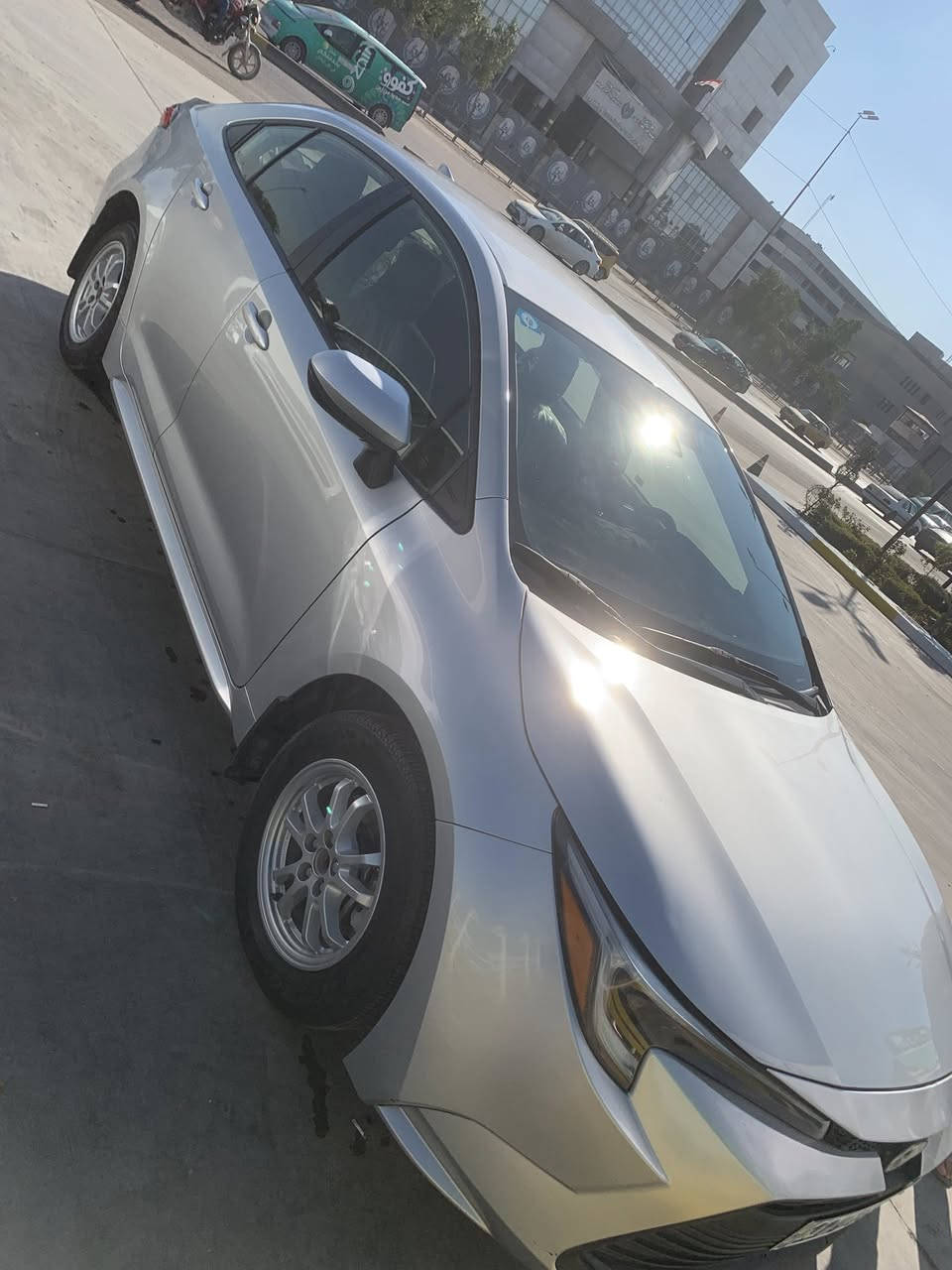 السلام عليكم كورلا هايبرد وارد ياباني موديل 23 
مواصفات LE بصمه 
محرك 1800
رادار امامي 
تحديد مسار 
كشتات تدفئه تبريد 
حادثها بابتين وجاملغ امامي بدون دواخل بدون تكمه سياره ضربتها شطح وعندي صور الحادث بسمي واني لمستوردها ماشيه55 الف وقابله للزياده سعر 148 وبيه مجال  عنوان البنوك   ***********
