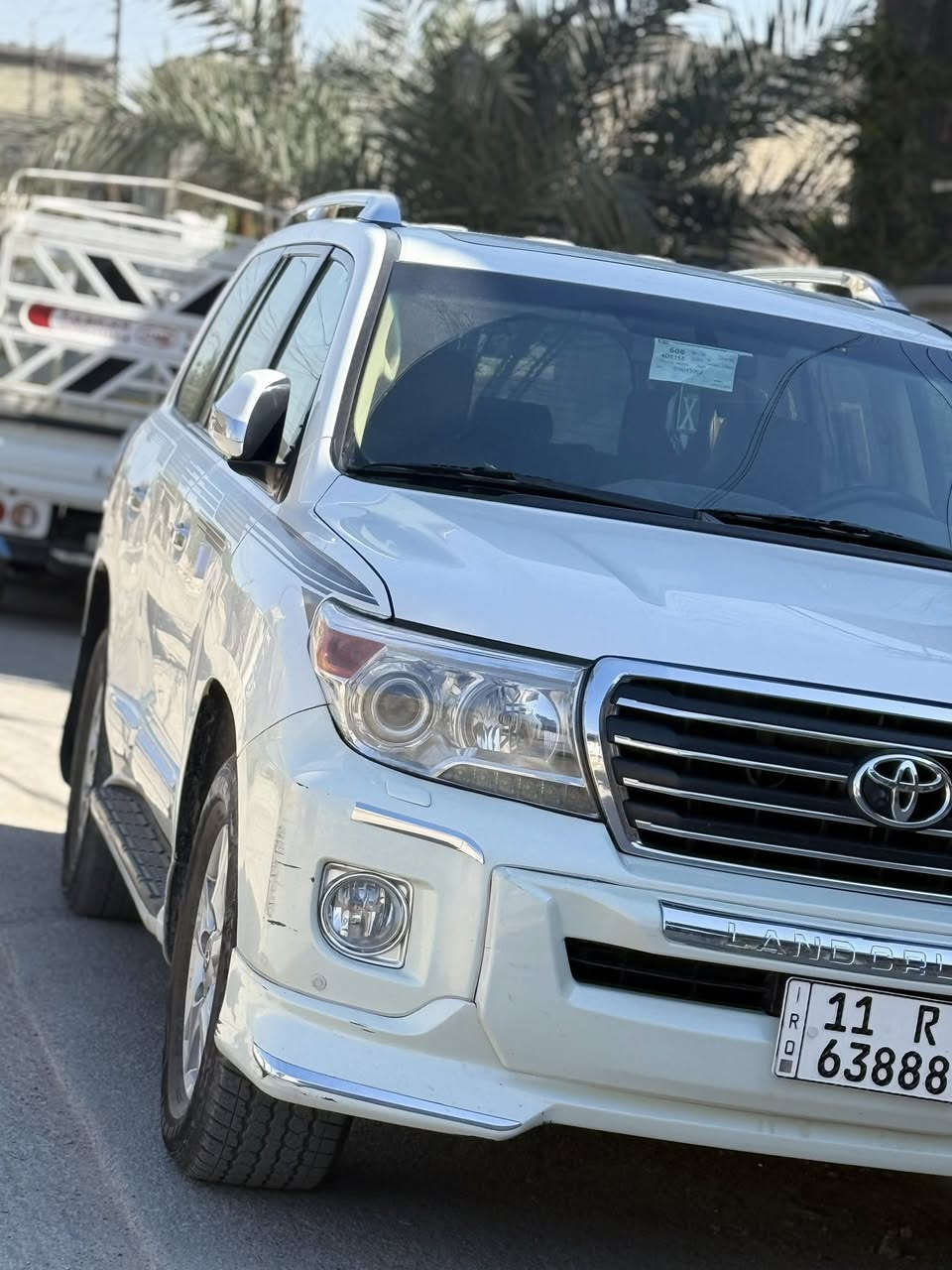 السلام عليكم لبيع لاندكروز مديل 2013 سياره مكفوله من الصبغ مو صفات السياره فتحه بصمه شاشه كامره إماميه خلفيه تحكمات استيرن بصماه ابواب حساسات كشن السايق كهربائي كشنات جلد  مكان السياره بغداد  ترهم مراوس حسب القناعه رقم ***********
