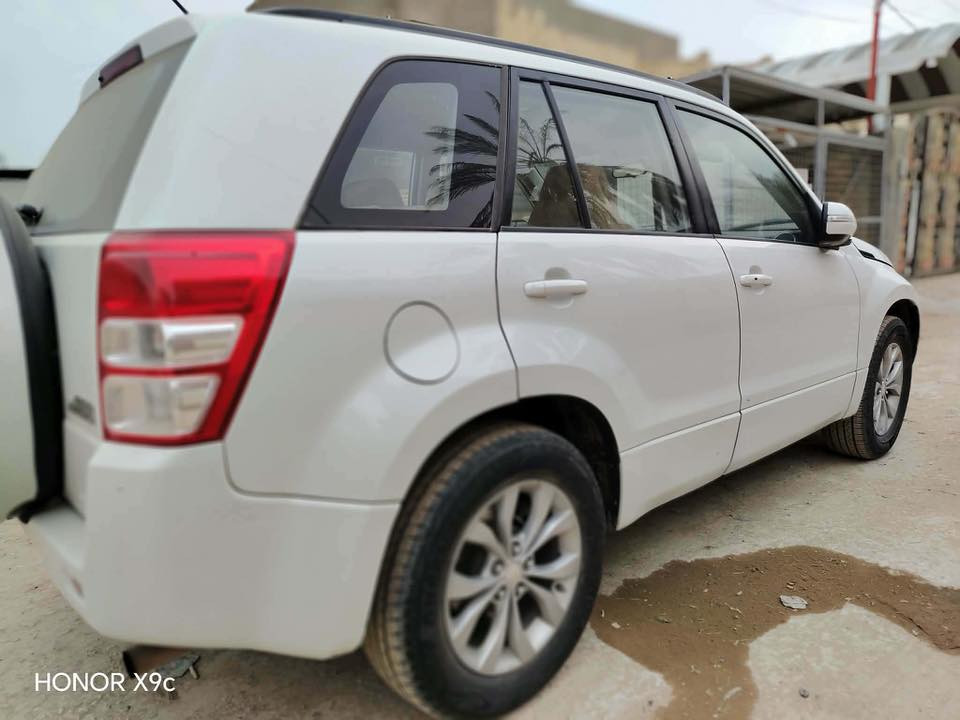 السلام عليكم
سازوكي كراند فيتارا 2013 لون ابيض 🤍 كفاله عامه السياره جاهزه للأخير  مكينه كير كفاله شاشه اندرويد السياره مواصفاتها معروفه بصمه 4x4 السياره للبيع او المراوس ب صول 2013 وفوك السعر 120 و بيه مجال اي استفسار خاص او الاتصال ***********
