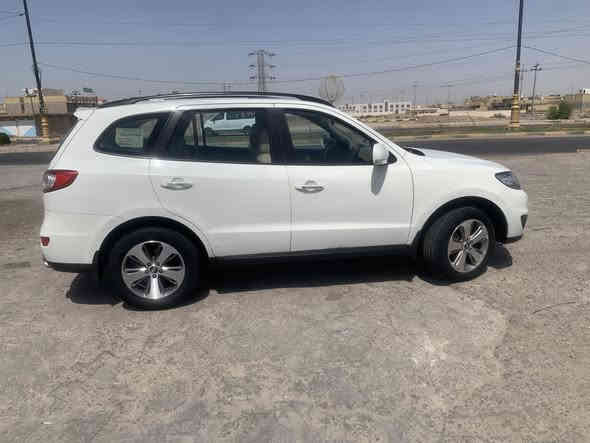 السلا عليكم  للبيع سنتافيا  موديل١١. محرك ٦ رقم بغداد
سياره جاهزه وخير من يم الله كهربائيات. كلها شغاله تبريد ٣ قطع. السعر ١٣٥ العنوان ميسان قضاء المجر الكبير 
الاتصال ***********
