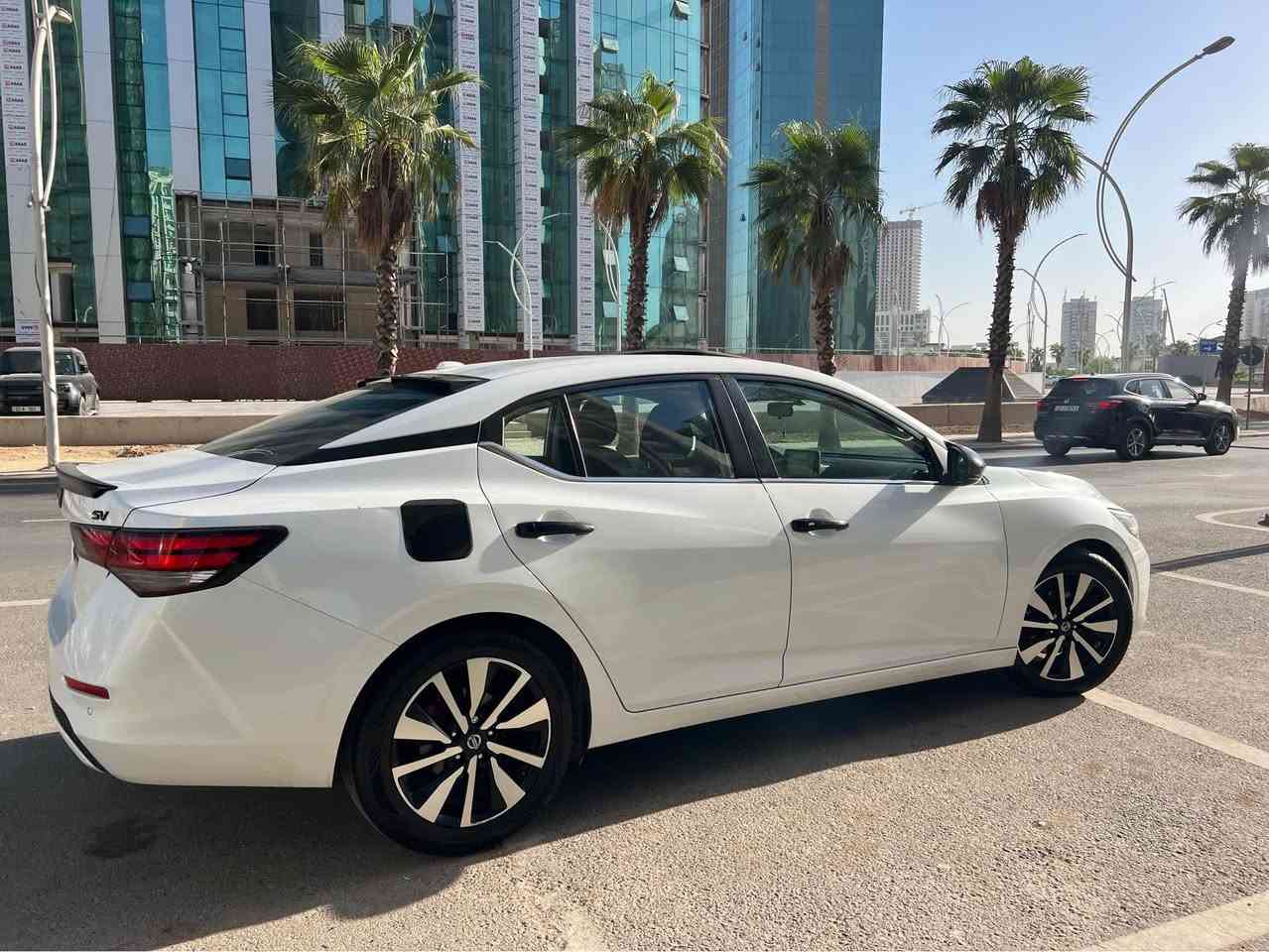 سێنترا مۆدیل ٢٠٢٢ svسلایت ١ پارچەی سبوغە بەس بۆنیت بێ ژۆرێ سەیارەکە زۆر پاک ماوەتەوە کامل سێرڤسی لۆ کرایە ٤ تایەی نوێی لۆ بەسترایە ٨٢هەزار کیلۆ مەتر رۆشتووە نرخی ١٥٢وەرەقە و کەمەک مەجال 
*********** أربيل, العراق
